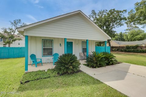Single Family Residence in Biloxi MS 141 Briarfield Avenue.jpg