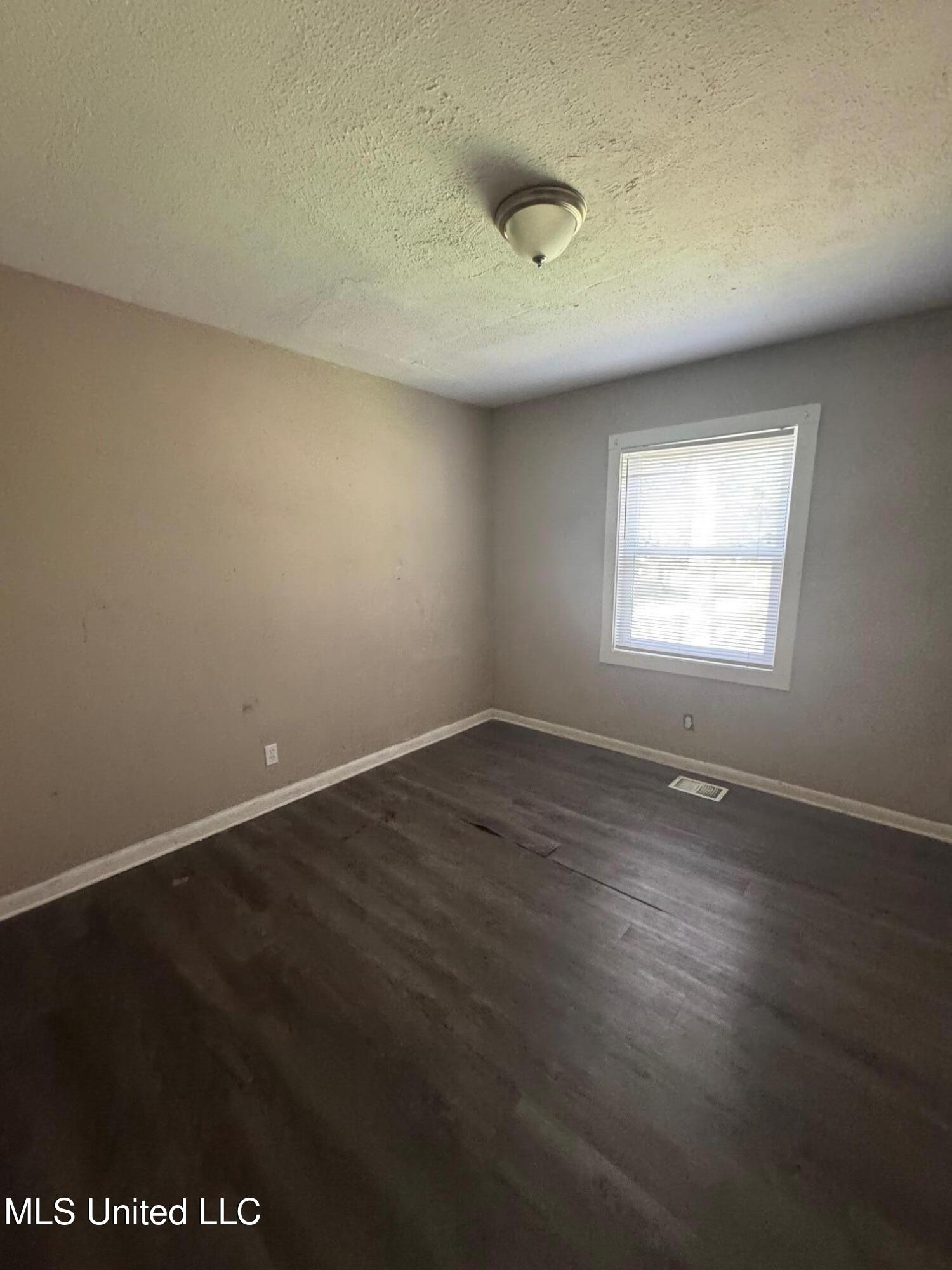 1870 Wisteria Drive, Jackson, Mississippi image 9