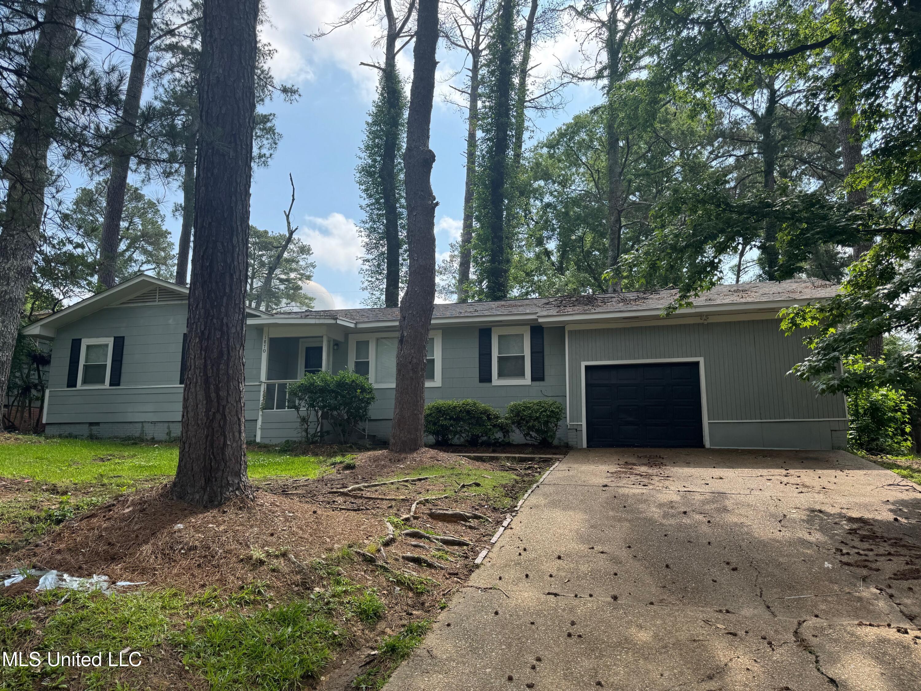 1870 Wisteria Drive, Jackson, Mississippi image 2