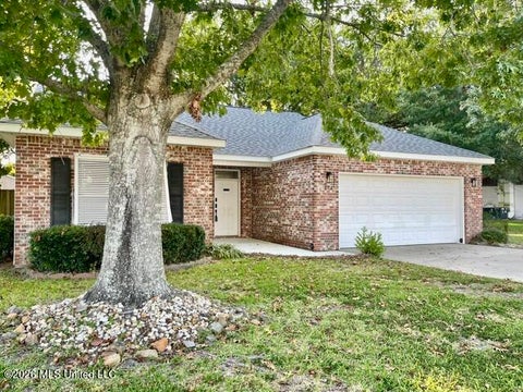 Homes For Sale - 913 Park Row Avenue<br/> Harrison County, Long Beach, MS 39560