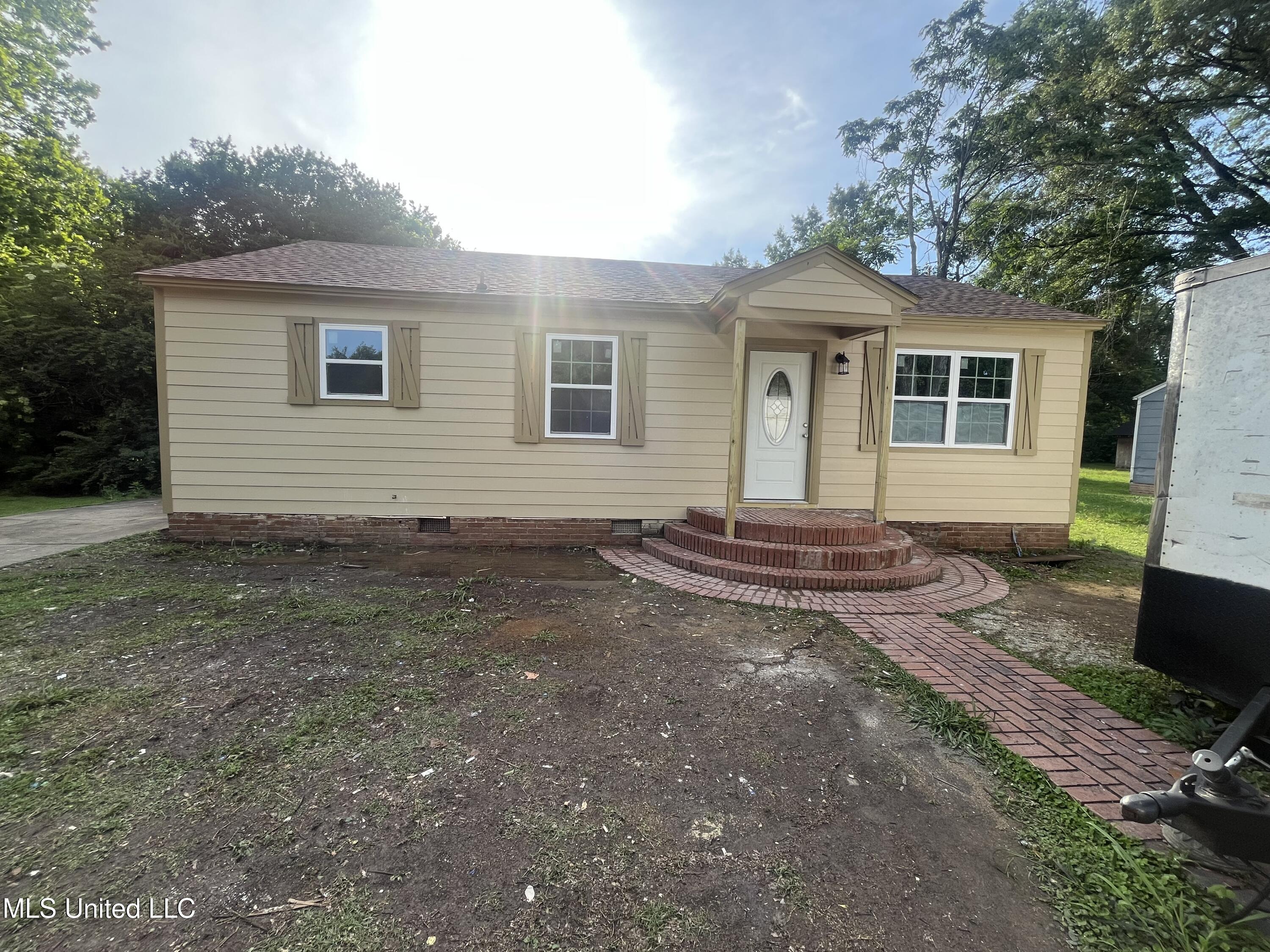 1463 Irby Street, Greenville, Mississippi image 1