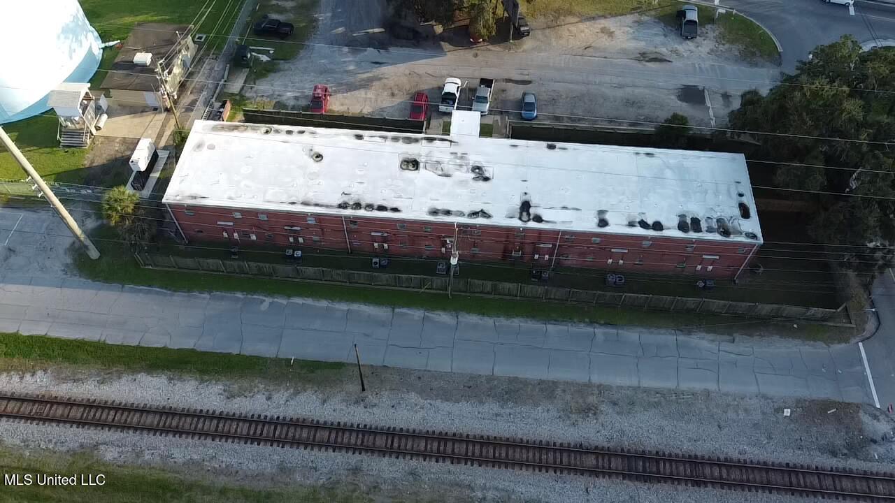 Biloxi, Mississippi 39530, United States, 2 Bedrooms Bedrooms, ,1 BathroomBathrooms,Residential,Pending,126864