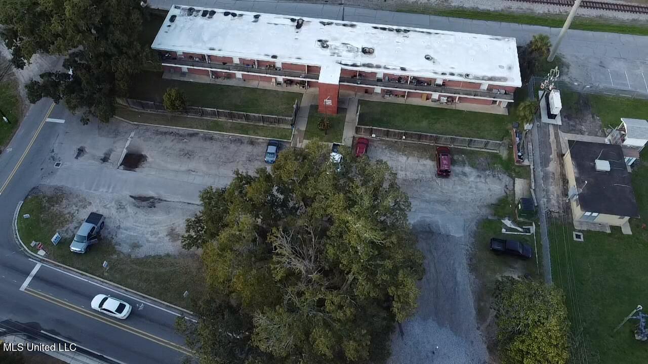 Biloxi, Mississippi 39530, United States, 2 Bedrooms Bedrooms, ,1 BathroomBathrooms,Residential,Pending,126864