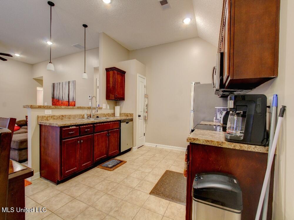8669 Smith Ranch Drive, Southaven, Mississippi image 8