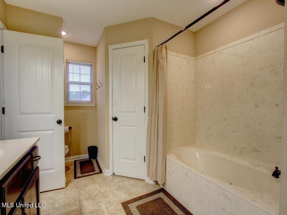 8669 Smith Ranch Drive, Southaven, Mississippi image 12