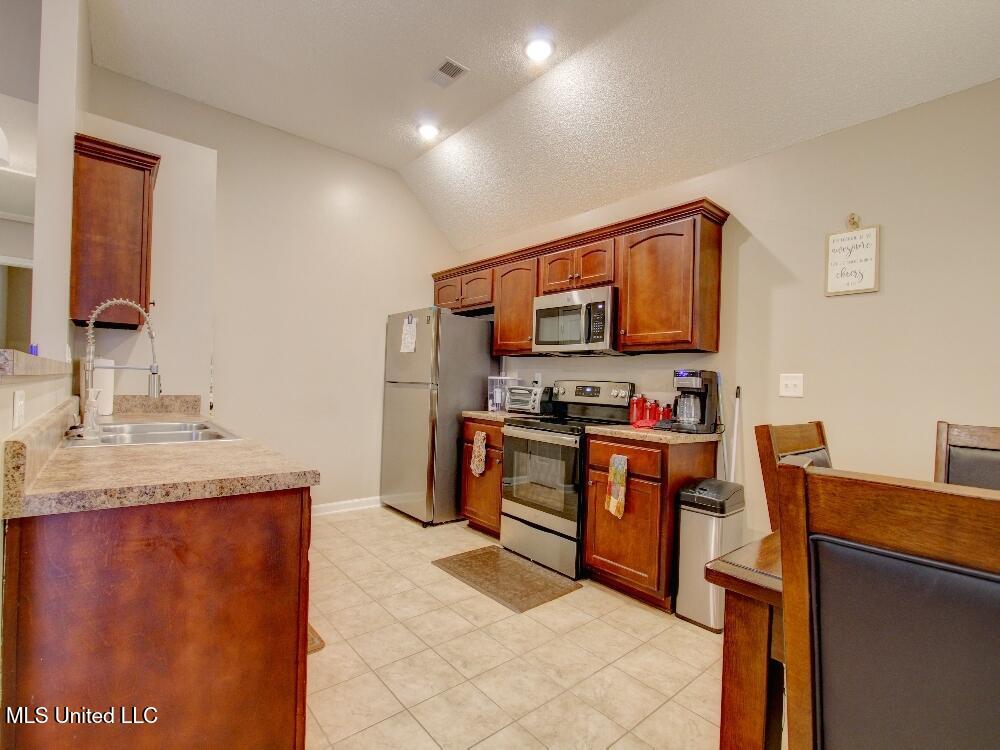 8669 Smith Ranch Drive, Southaven, Mississippi image 7