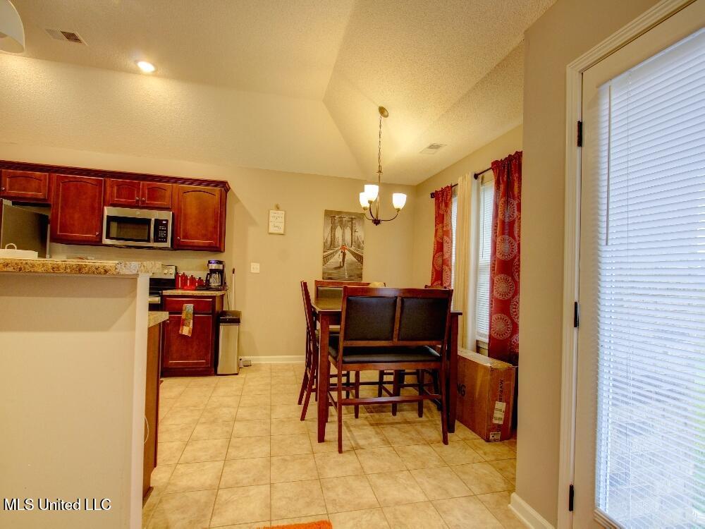 8669 Smith Ranch Drive, Southaven, Mississippi image 6