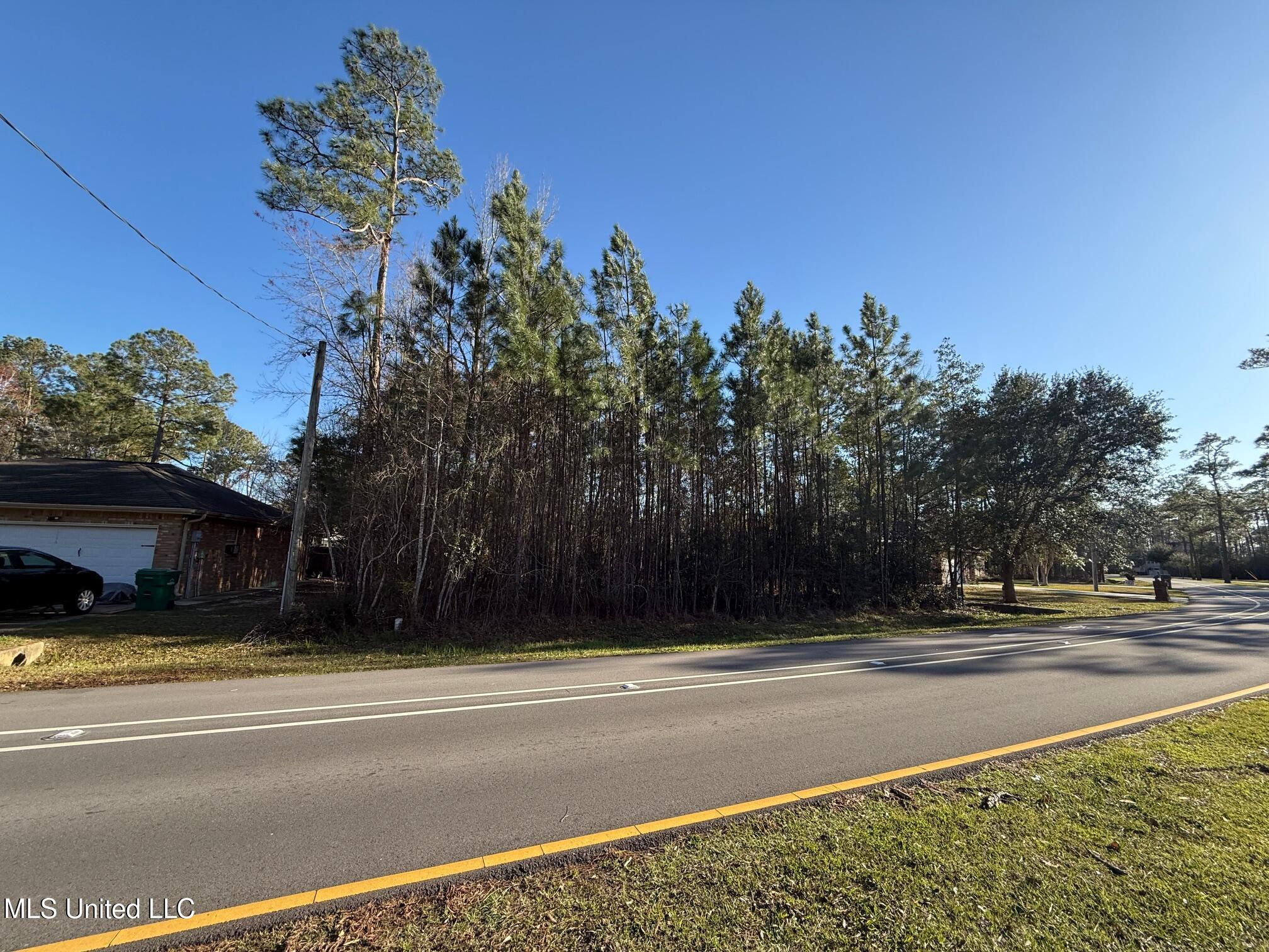 73673 N Diamondhead Drive, Diamondhead, Mississippi image 1