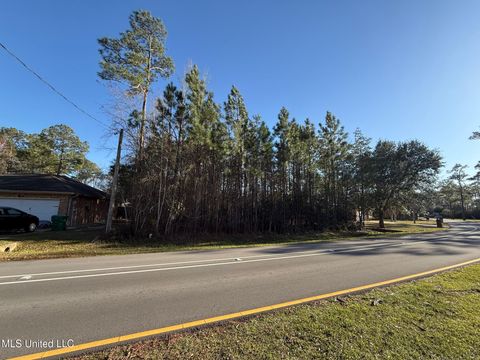 Vacant Land For Sale - 73673 N Diamondhead Drive<br/> Hancock County, Diamondhead, MS 39525