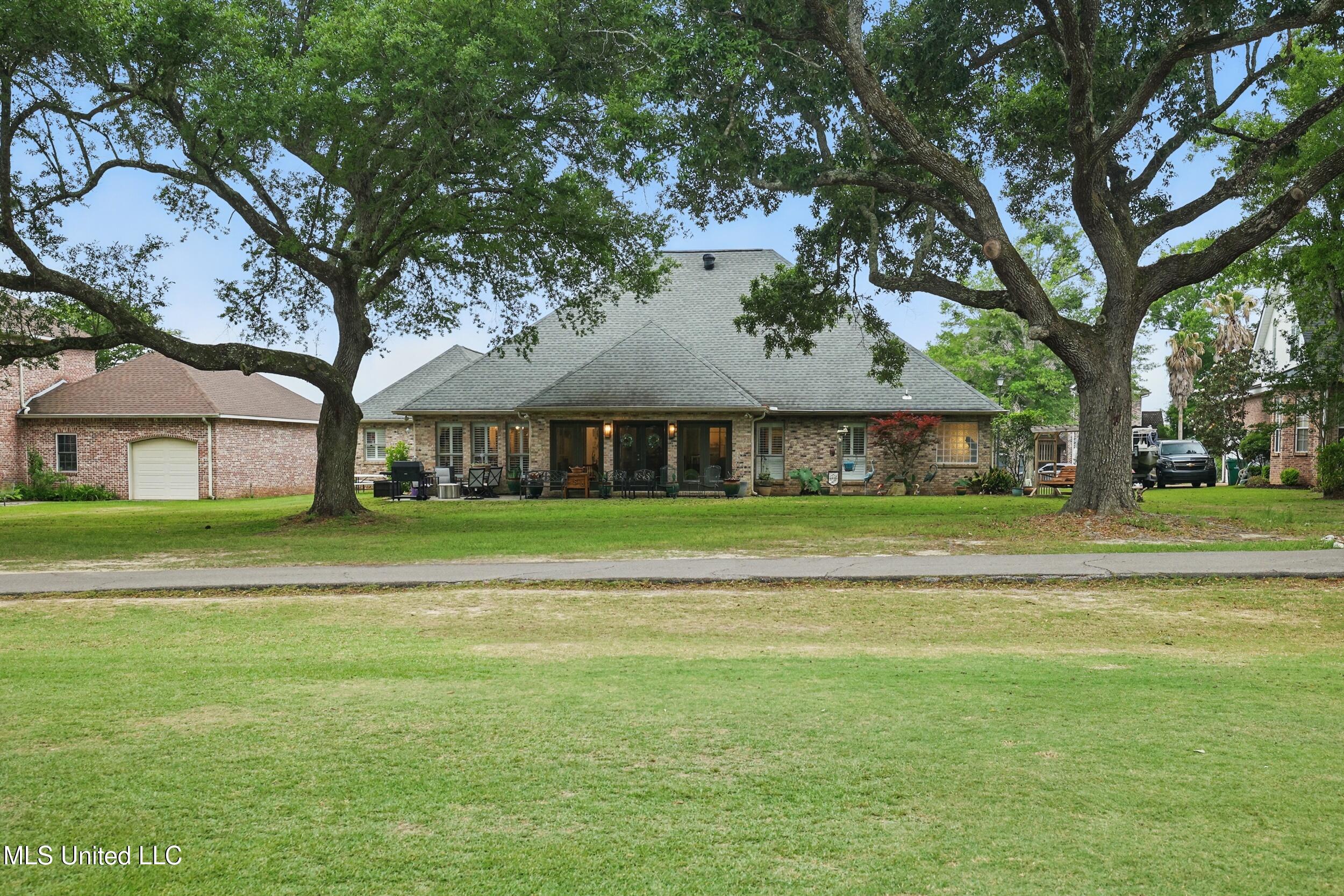 7524 Cherry Hill Drive, Diamondhead, Mississippi image 4