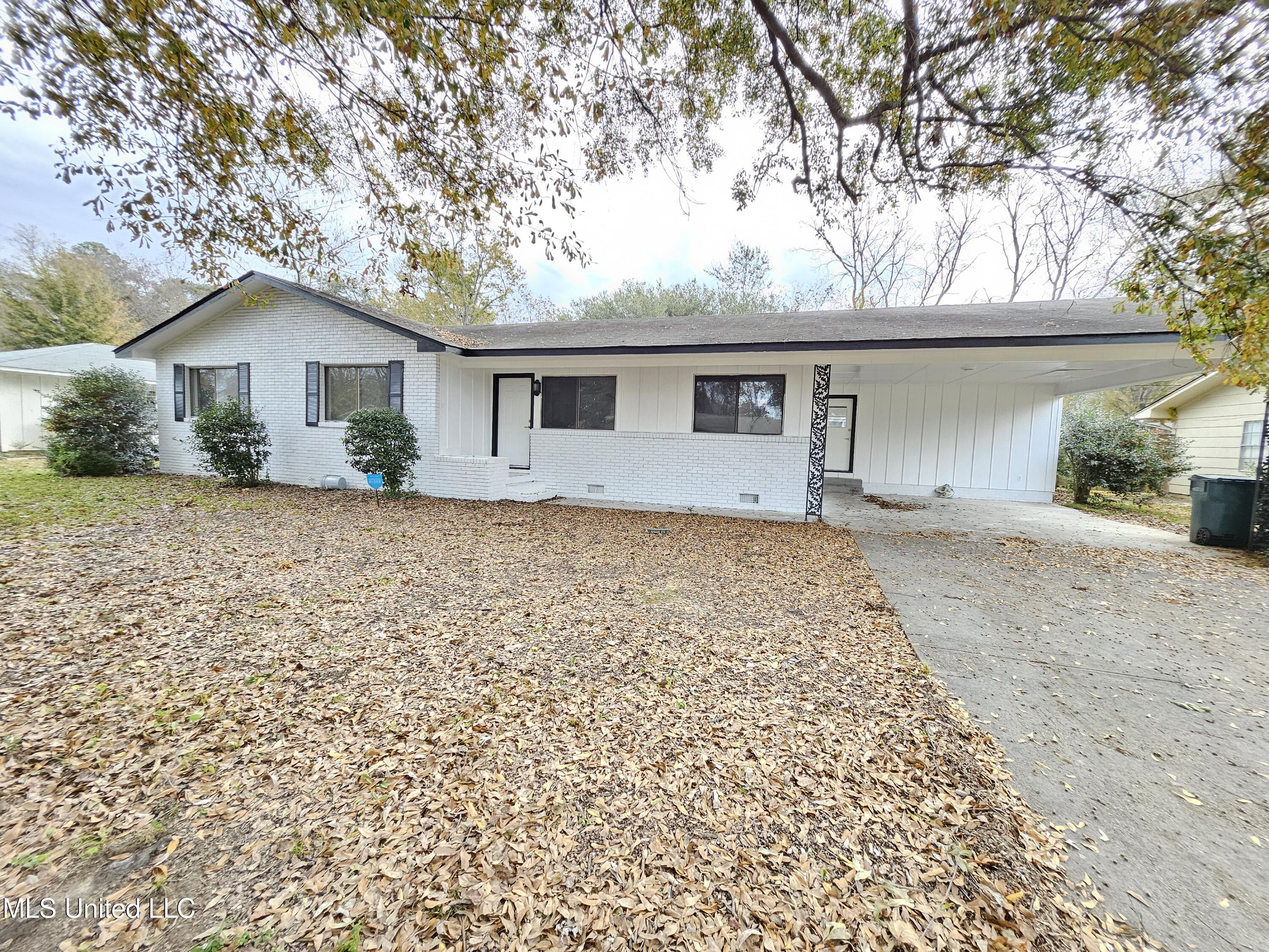 2112 Country Club Drive, Yazoo City, Mississippi image 1