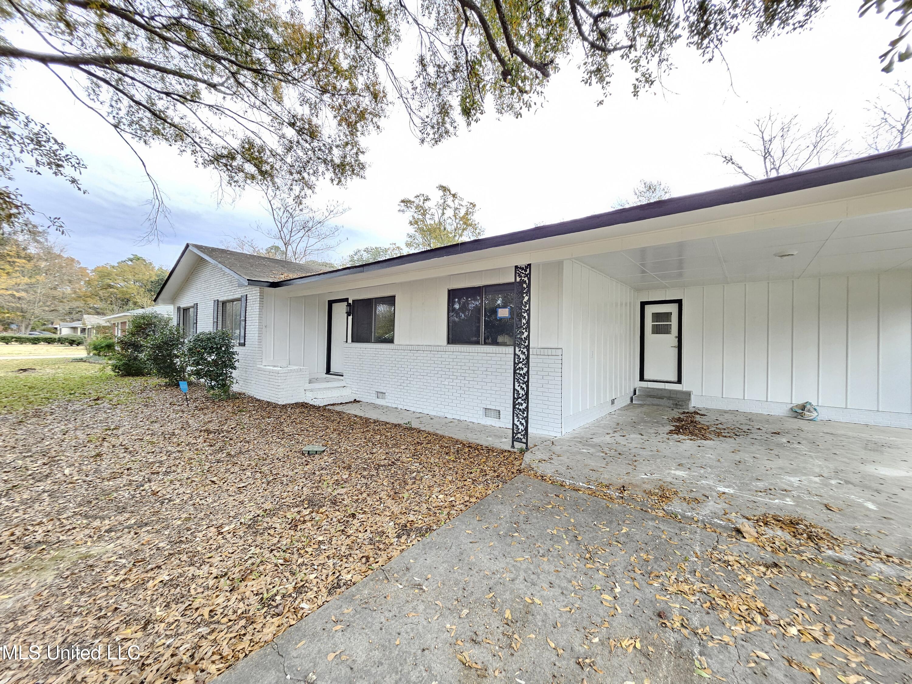 2112 Country Club Drive, Yazoo City, Mississippi image 2
