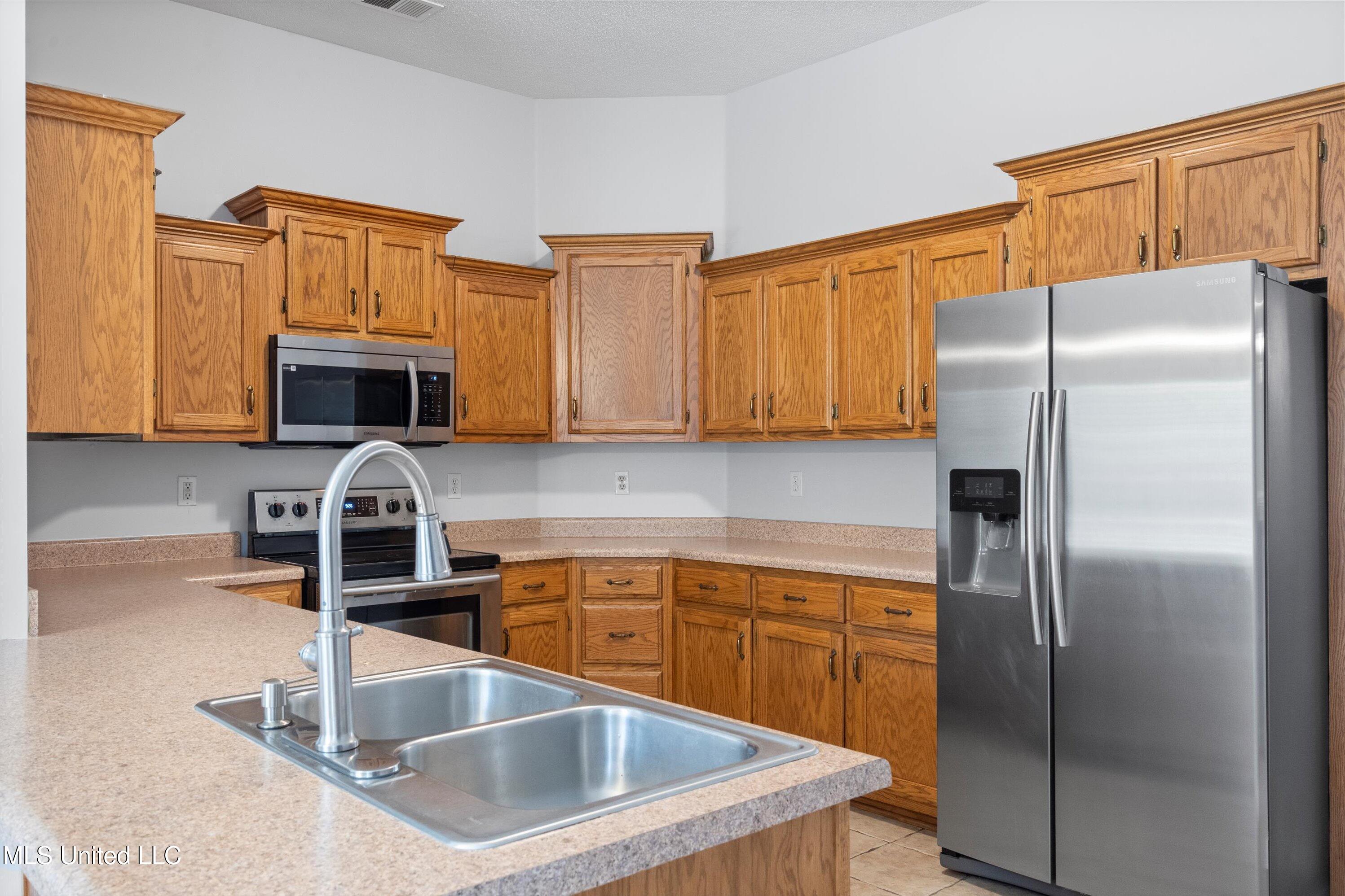 9777 Dorothy Drive, Olive Branch, Mississippi image 8