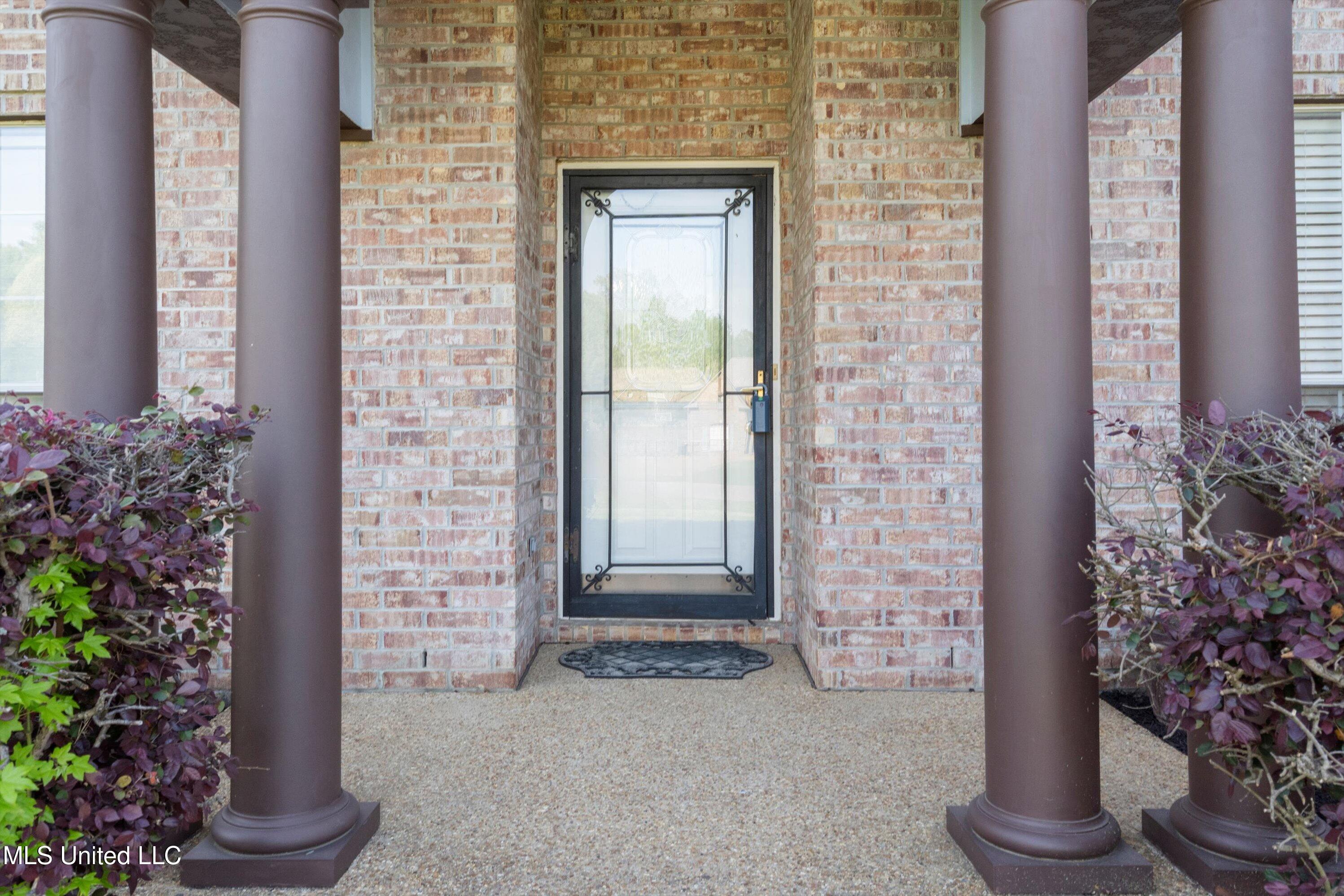 9777 Dorothy Drive, Olive Branch, Mississippi image 2