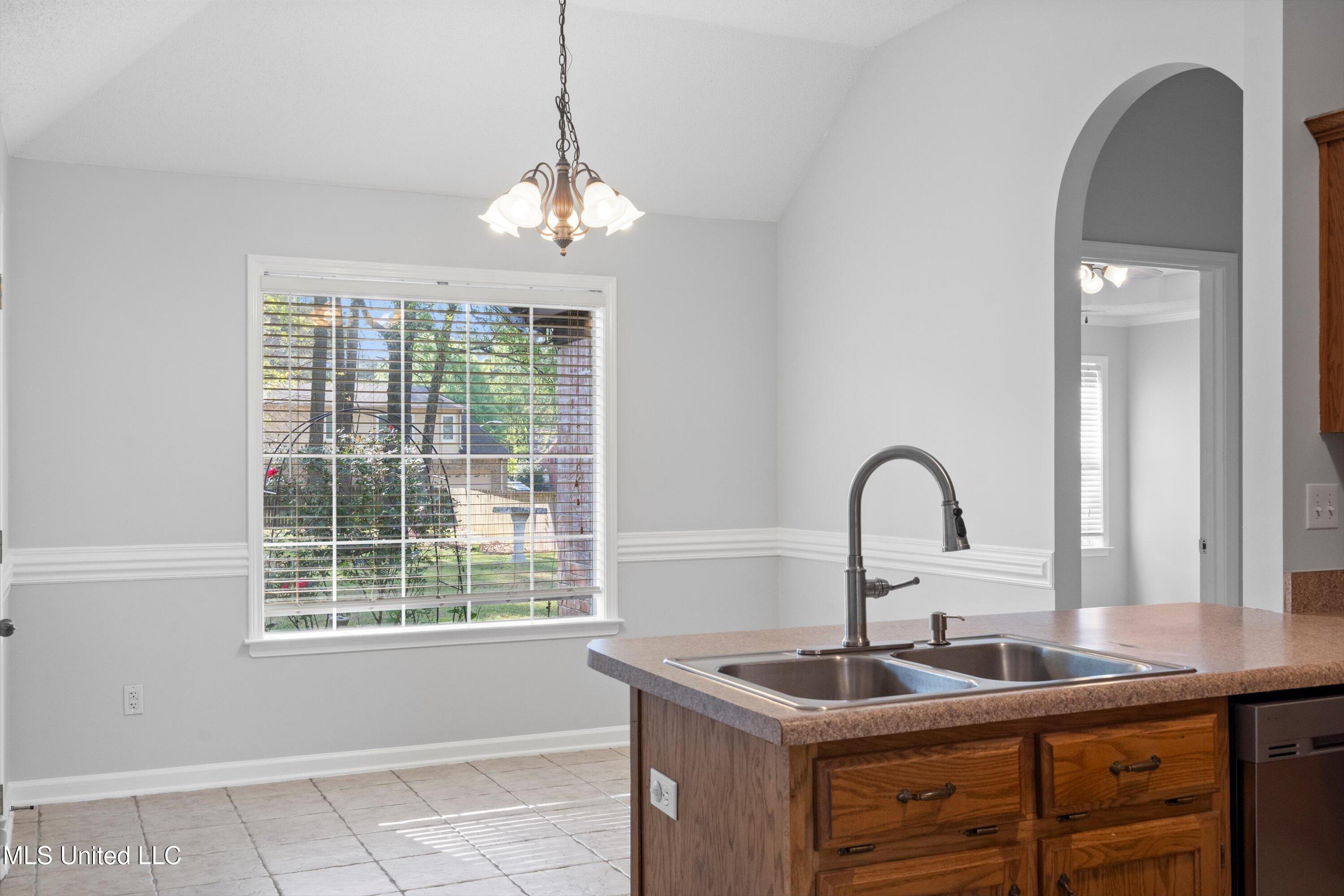 9777 Dorothy Drive, Olive Branch, Mississippi image 10