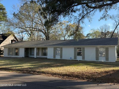 Homes For Sale - 335 Valley Vista Drive<br/> Jackson, MS 39211