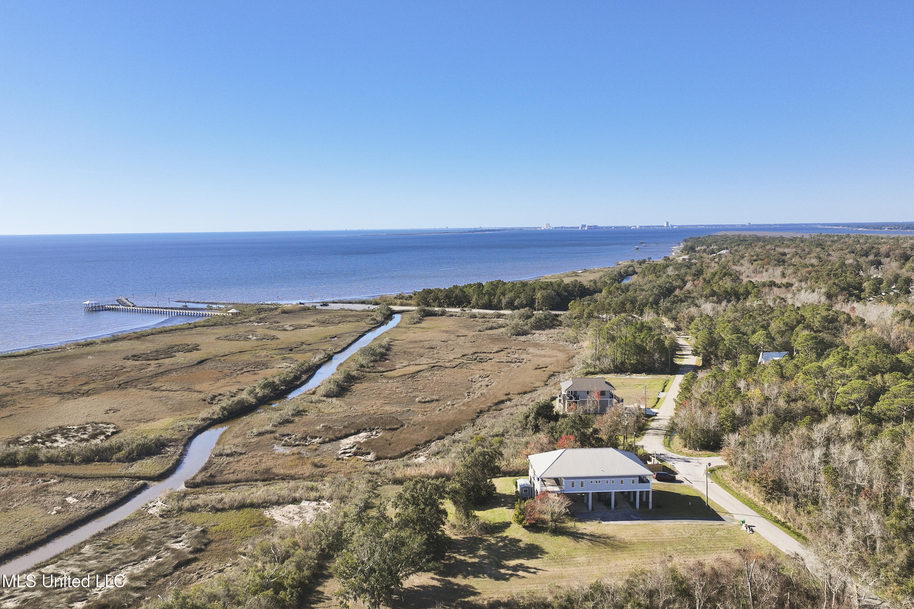 8925 Neptune Avenue, Ocean Springs, Mississippi image 49