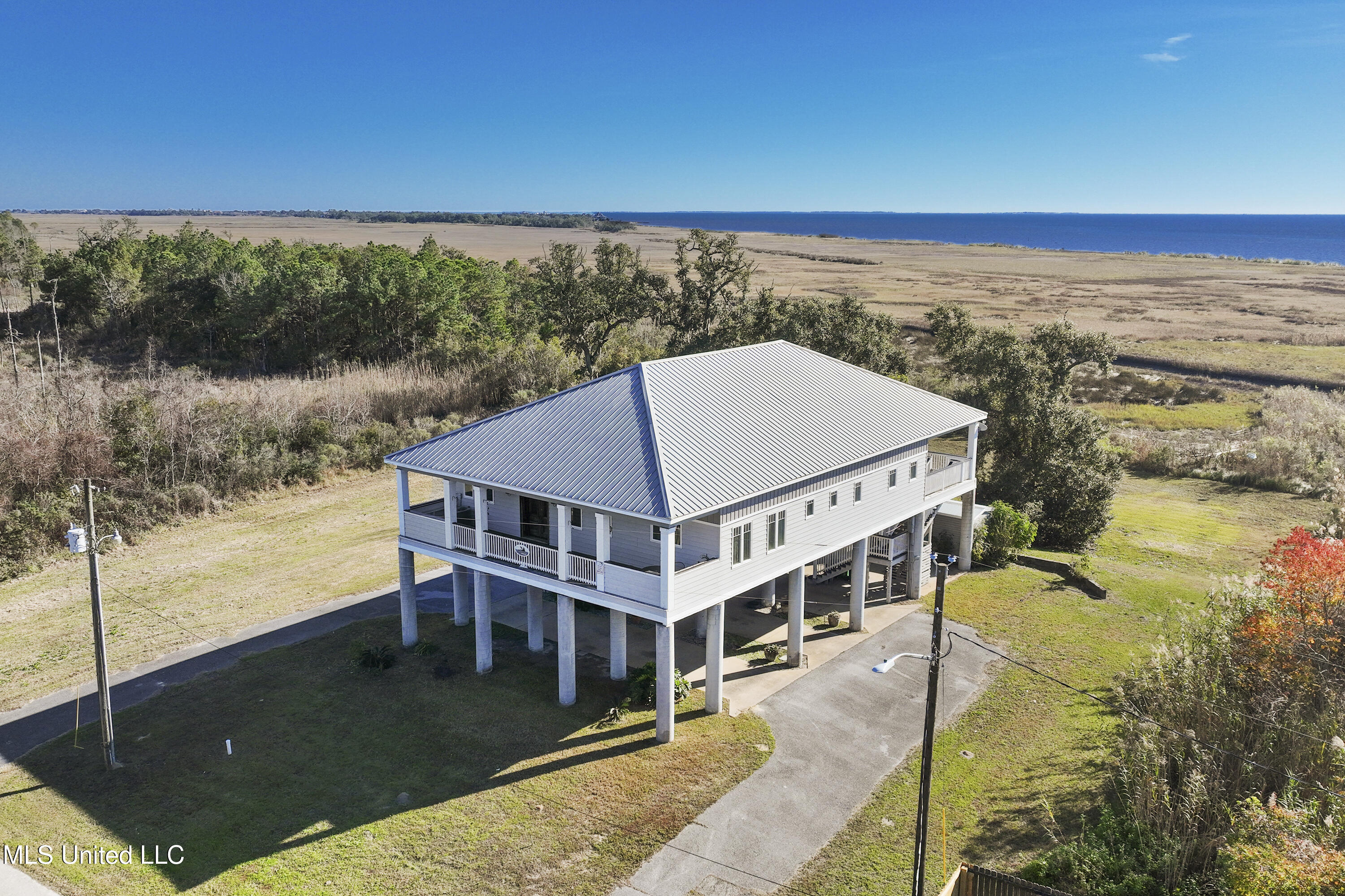 8925 Neptune Avenue, Ocean Springs, Mississippi image 4