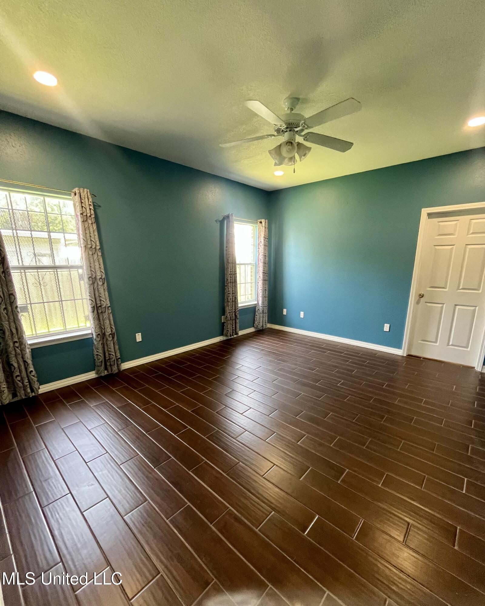 142 Pine Grove Avenue, Biloxi, Mississippi image 22