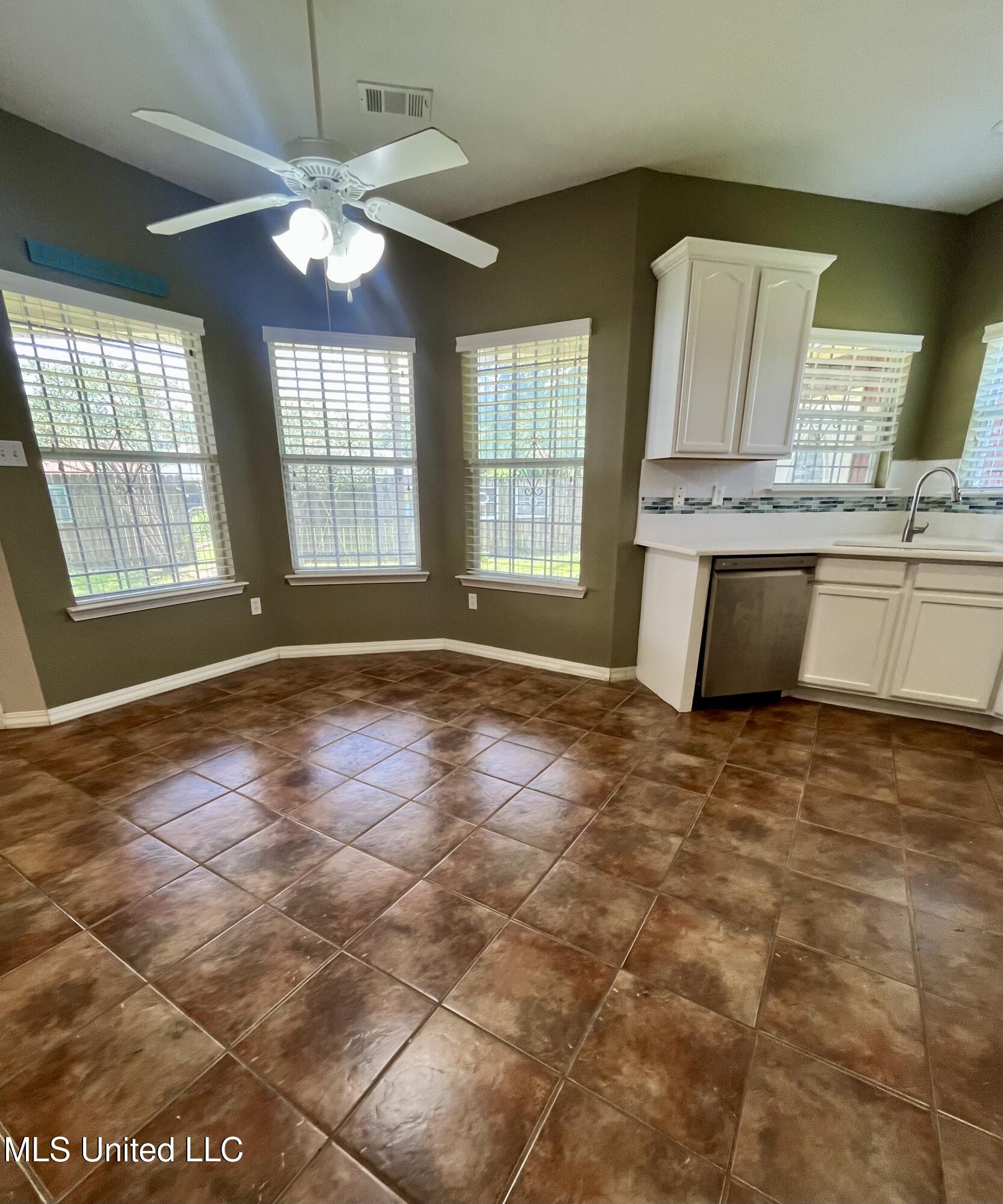 142 Pine Grove Avenue, Biloxi, Mississippi image 10