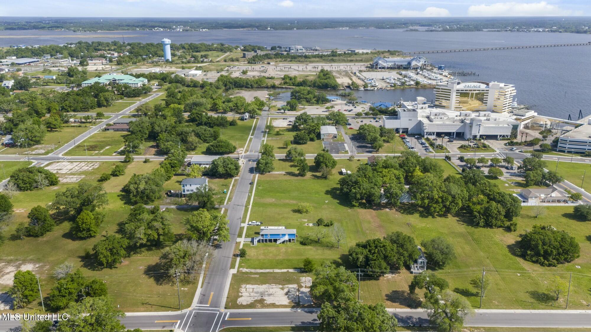 124 N Cedar Street, Biloxi, Mississippi image 9