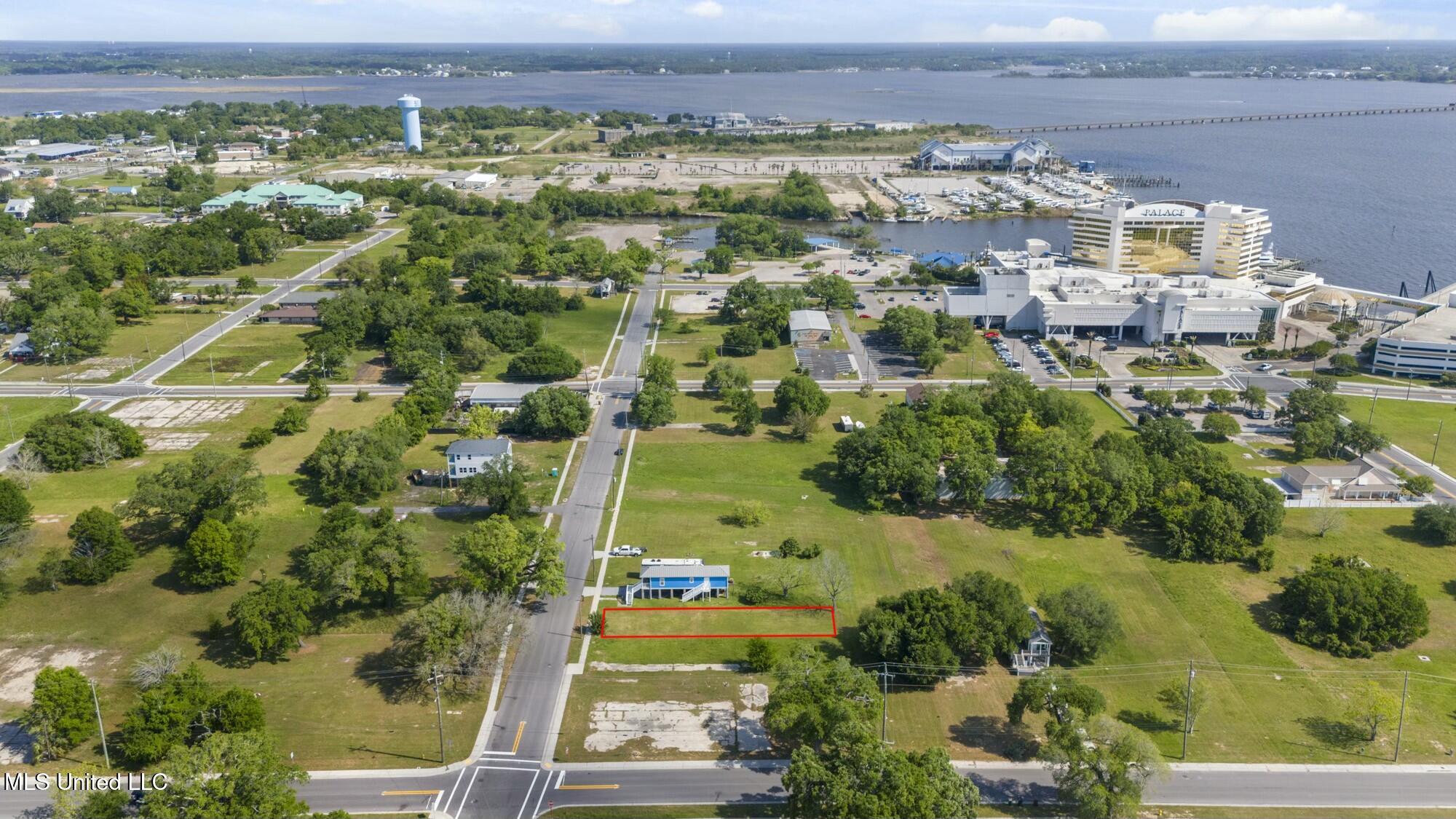 124 N Cedar Street, Biloxi, Mississippi image 8