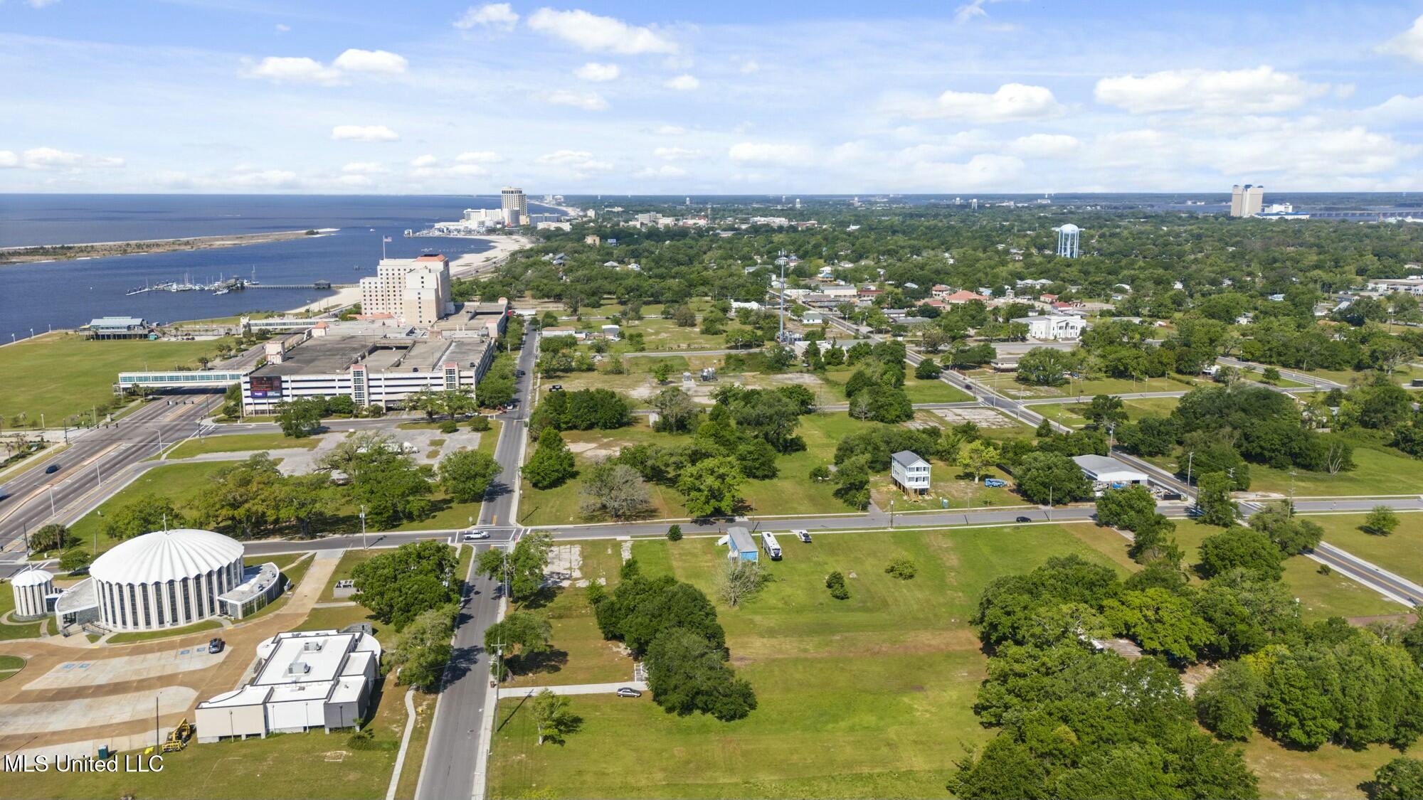 124 N Cedar Street, Biloxi, Mississippi image 21