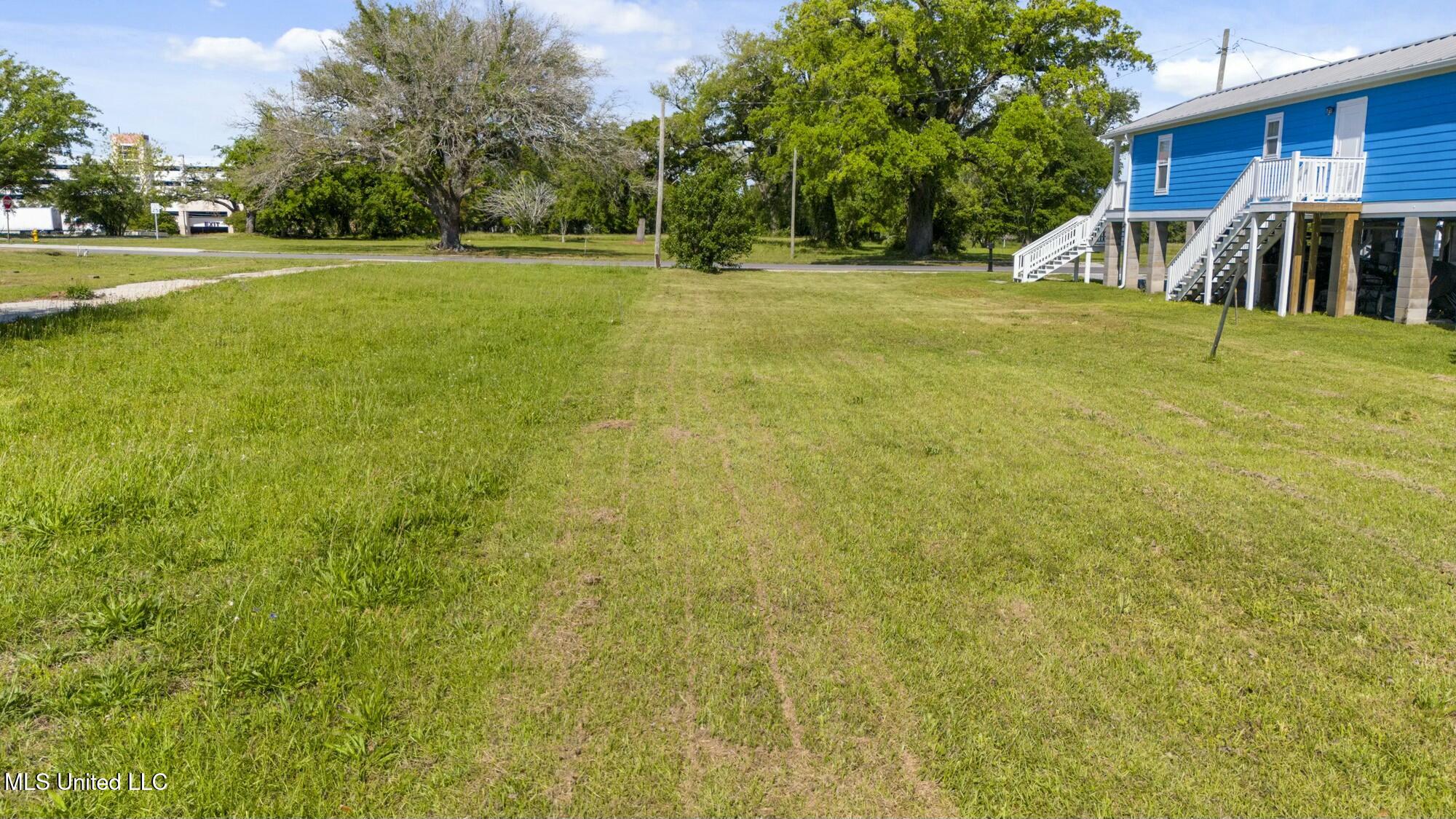 124 N Cedar Street, Biloxi, Mississippi image 12