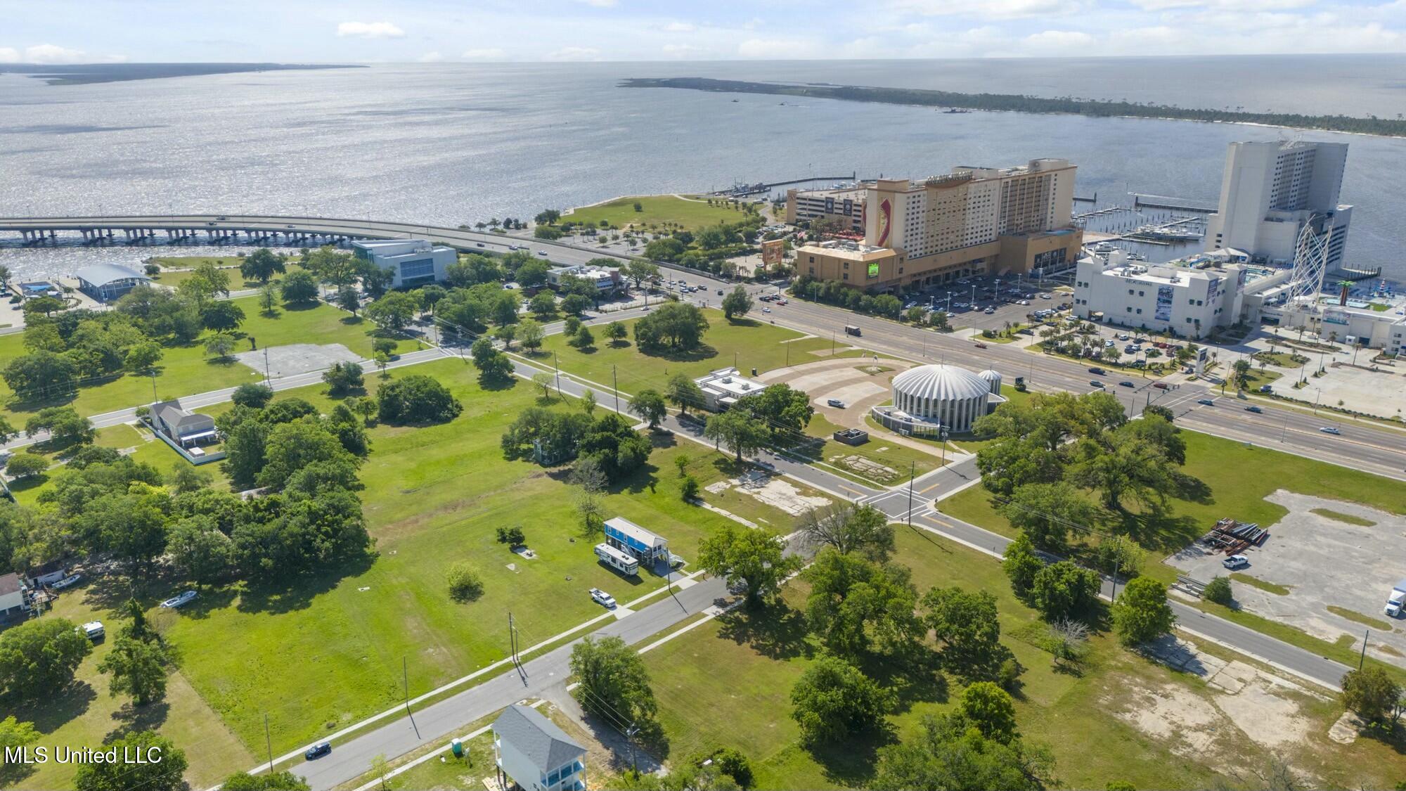124 N Cedar Street, Biloxi, Mississippi image 20