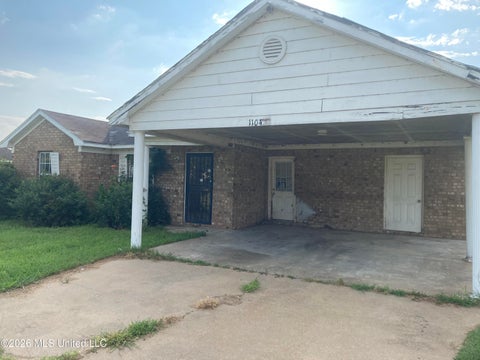Homes For Sale - 1104 Clover Leaf Circle<br/> Tunica County, Robinsonville, MS 38664