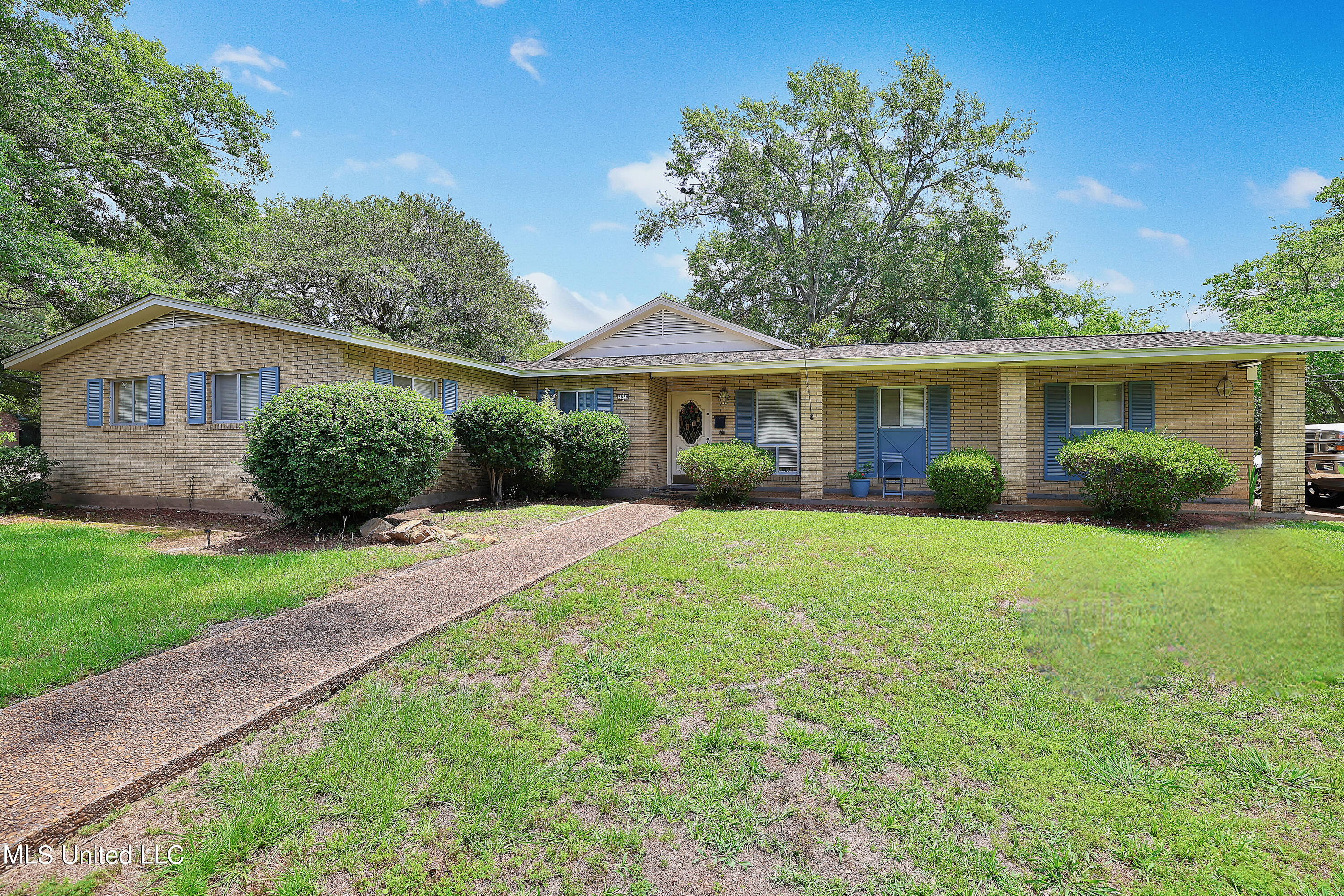 5856 Medallion Drive, Jackson, Mississippi image 1