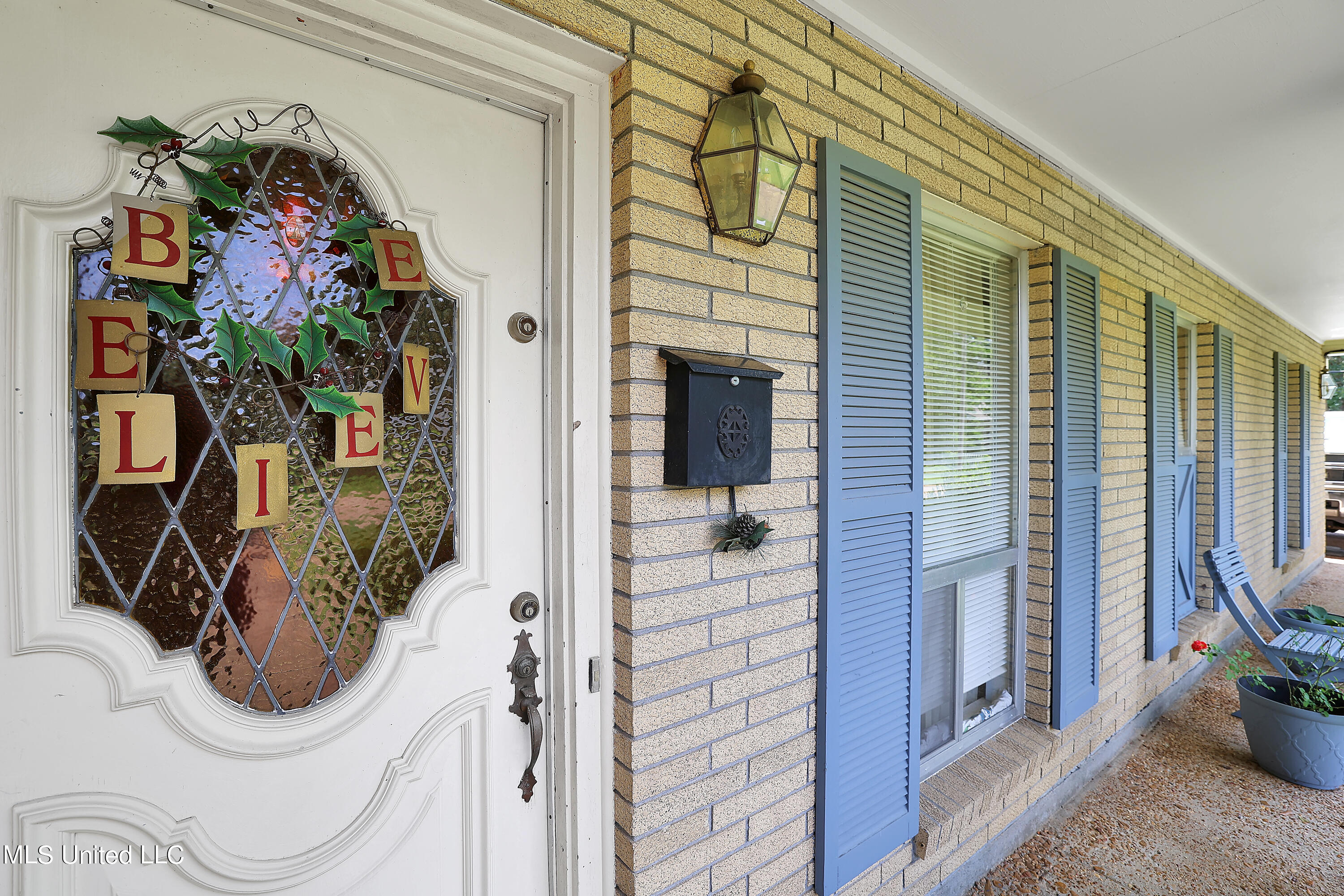 5856 Medallion Drive, Jackson, Mississippi image 2