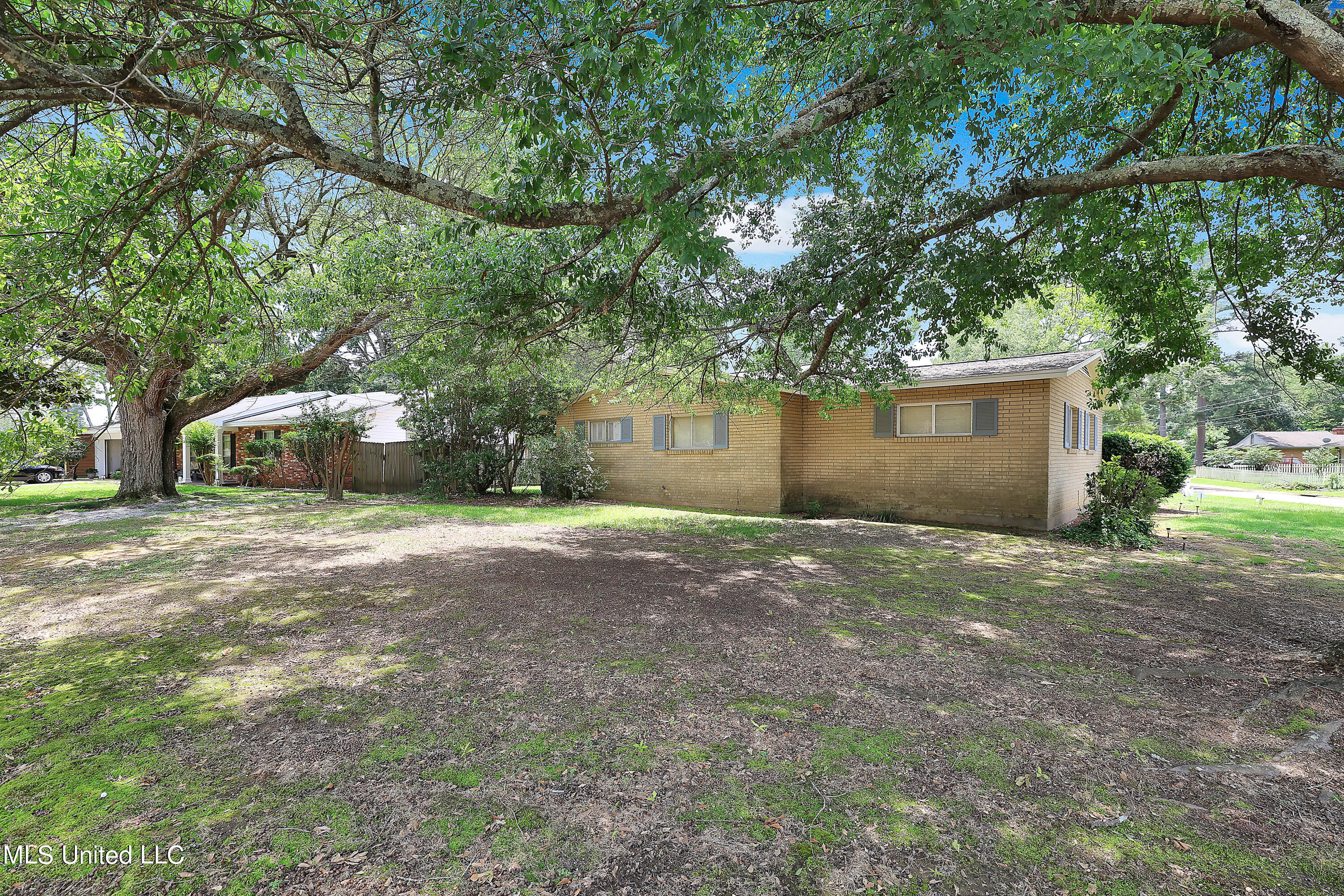 5856 Medallion Drive, Jackson, Mississippi image 38