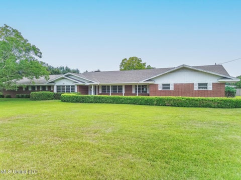 Homes For Sale - 501 Old Savannah Drive<br/> Long Beach, MS 39560