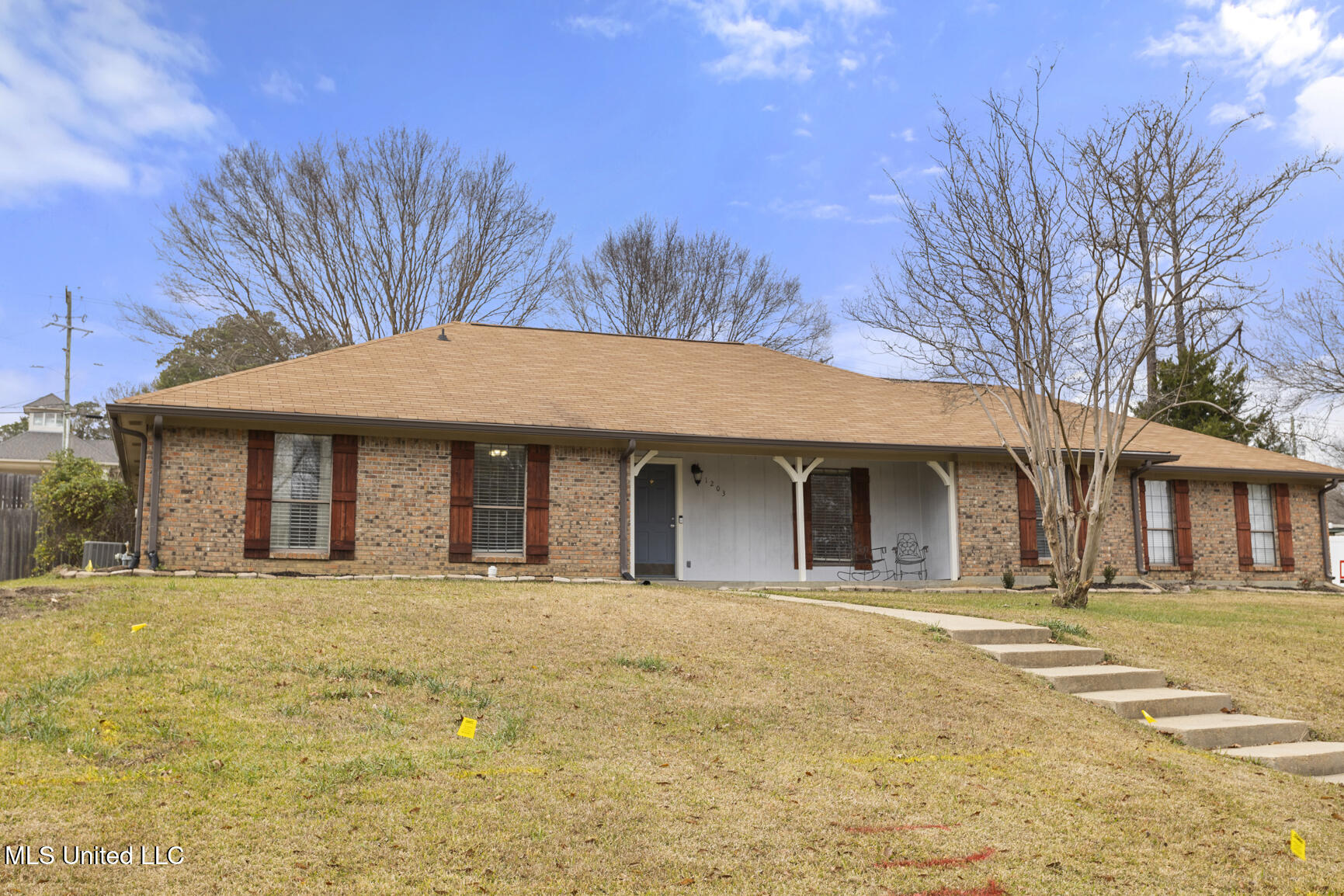 1203 Dartmoor Drive, Clinton, Mississippi image 1