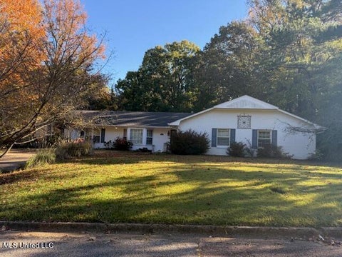 Homes For Sale - 365 Cedar Hills Road<br/> Holly Springs, MS 38635