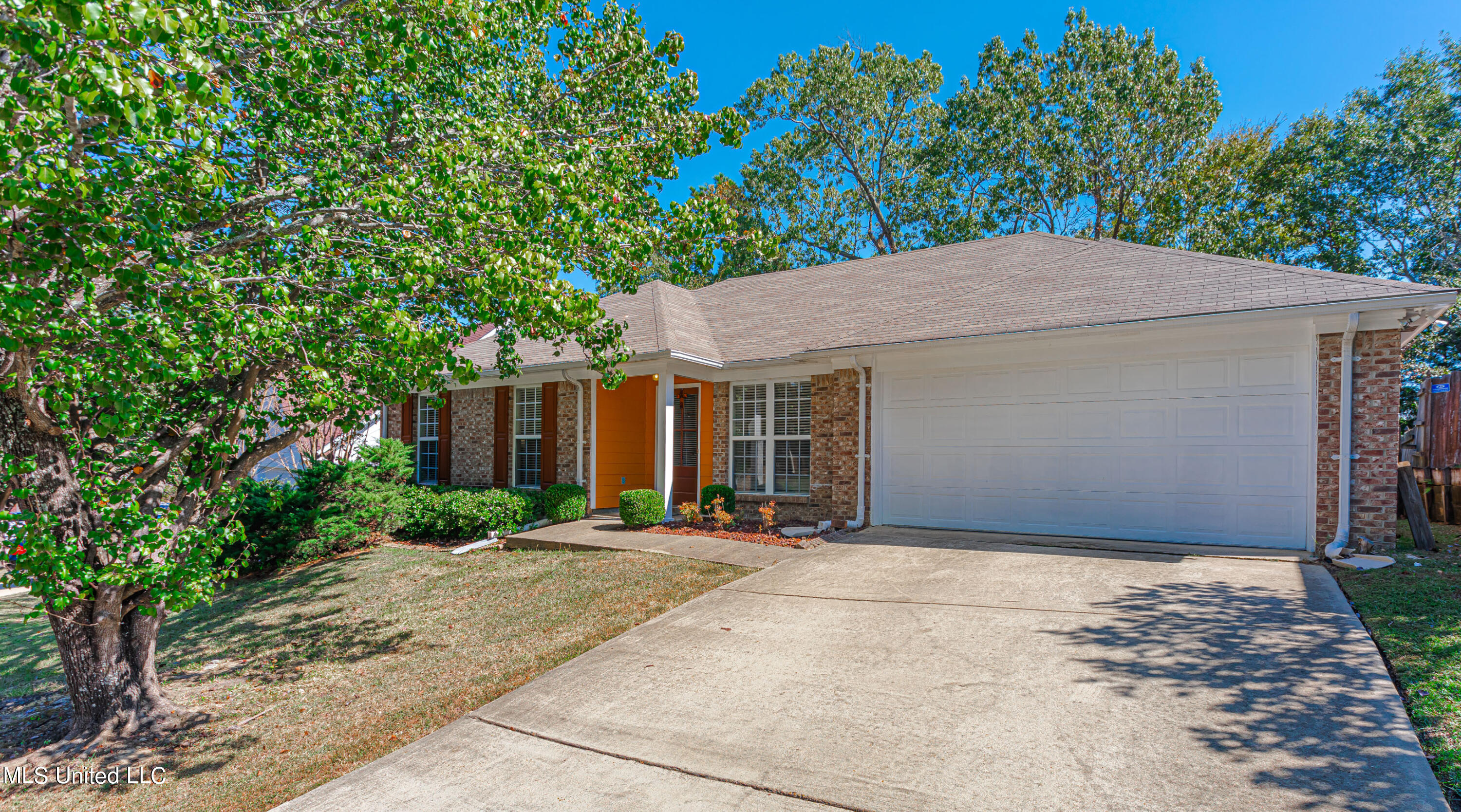Photo 1 of 20 — 702 Lansdowne Lane, Ridgeland, MS 39157
