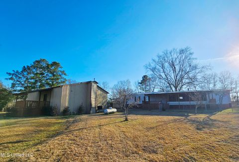Mobile Home For Sale - 144 Harlan Davis Road<br/> Lumberton, MS 39455