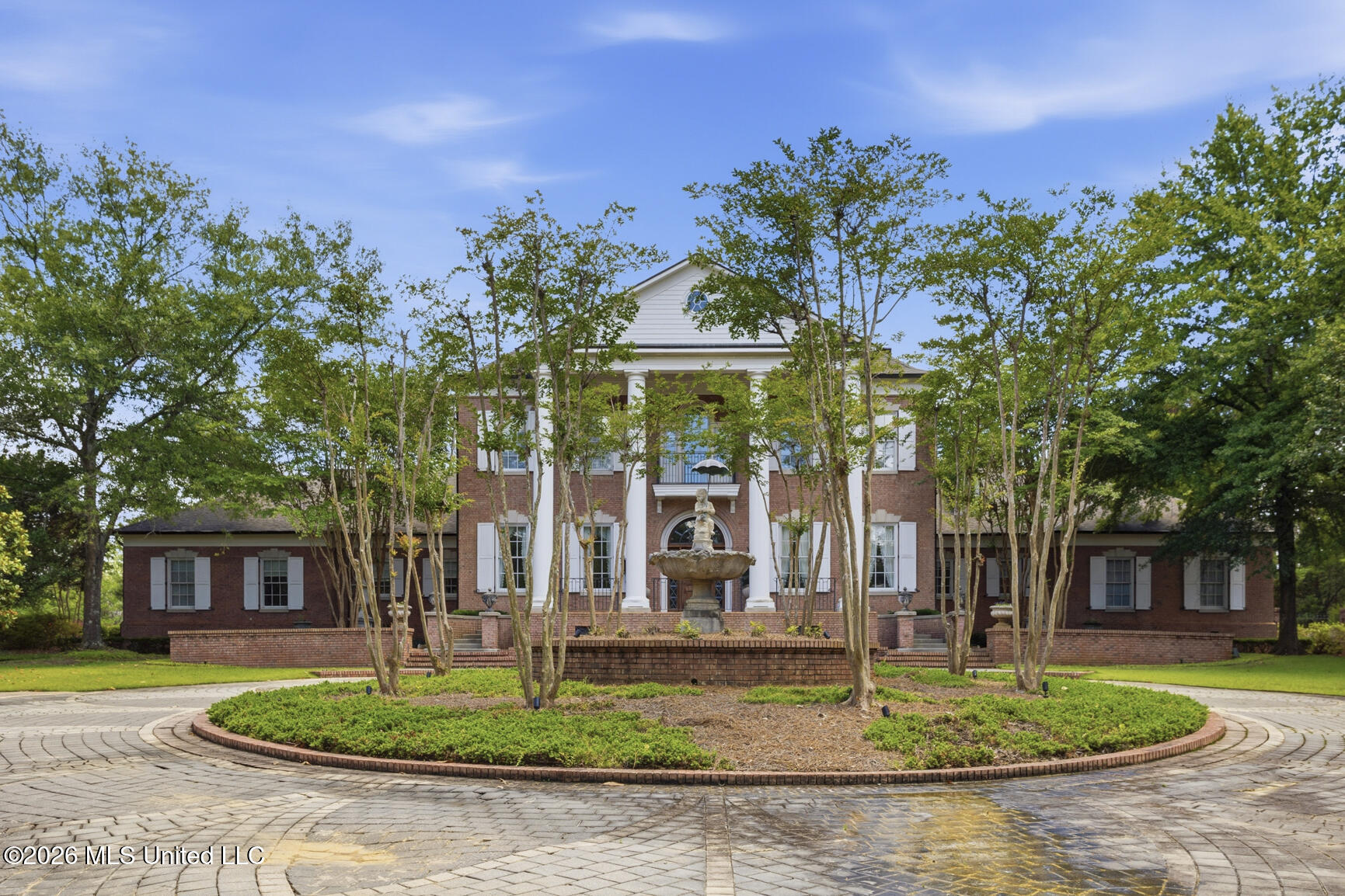 147 Chantilly Dr-2