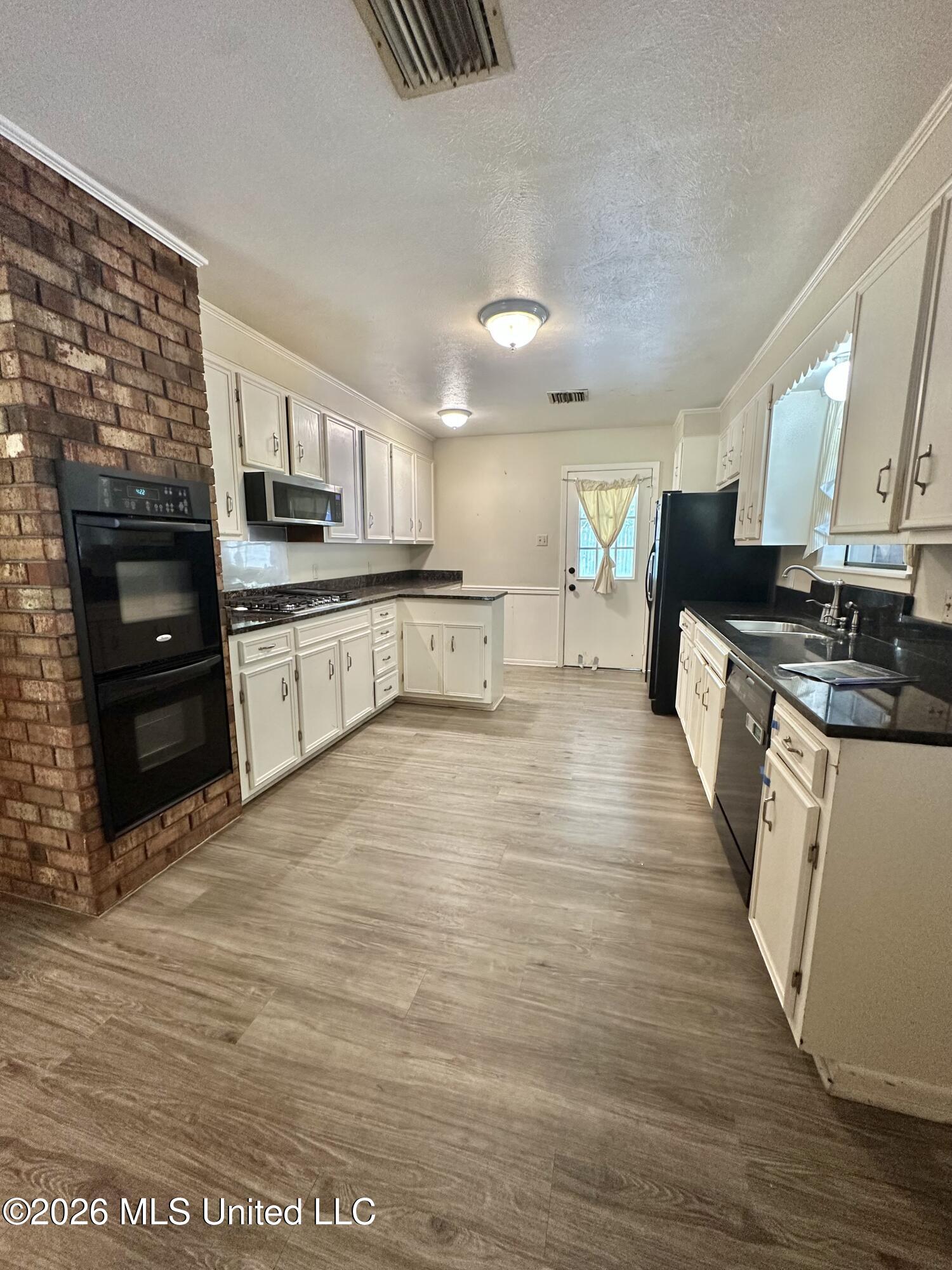 116 Rollingwood Drive