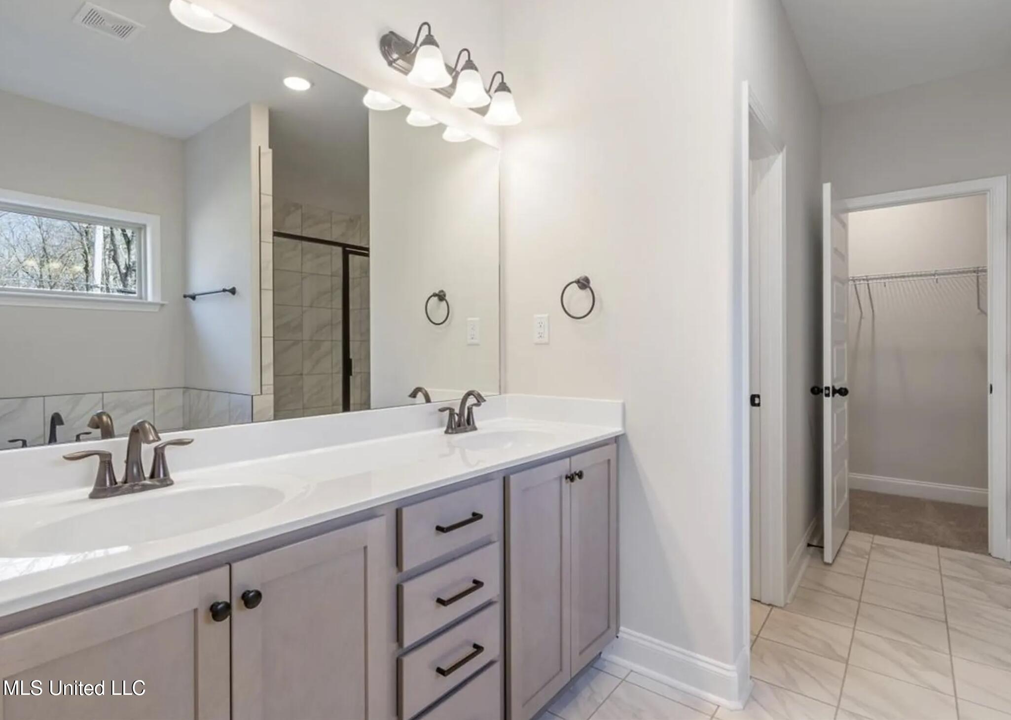 3752 Roland Drive, Southaven, Mississippi image 14