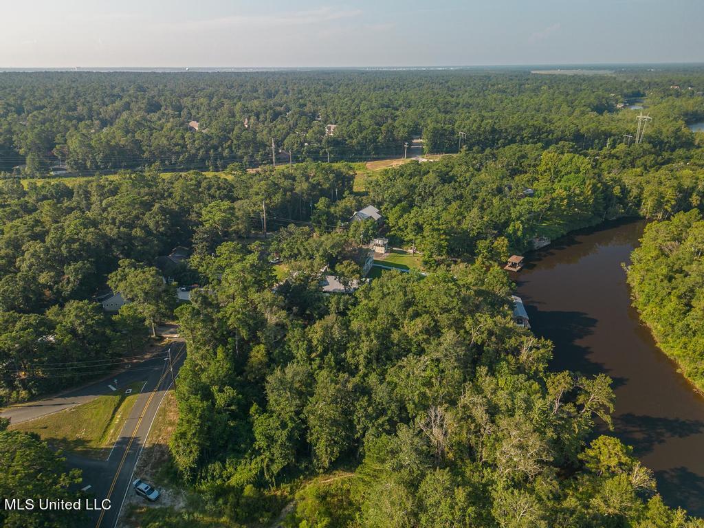 104215 Bayou Drive, Diamondhead, Mississippi image 4