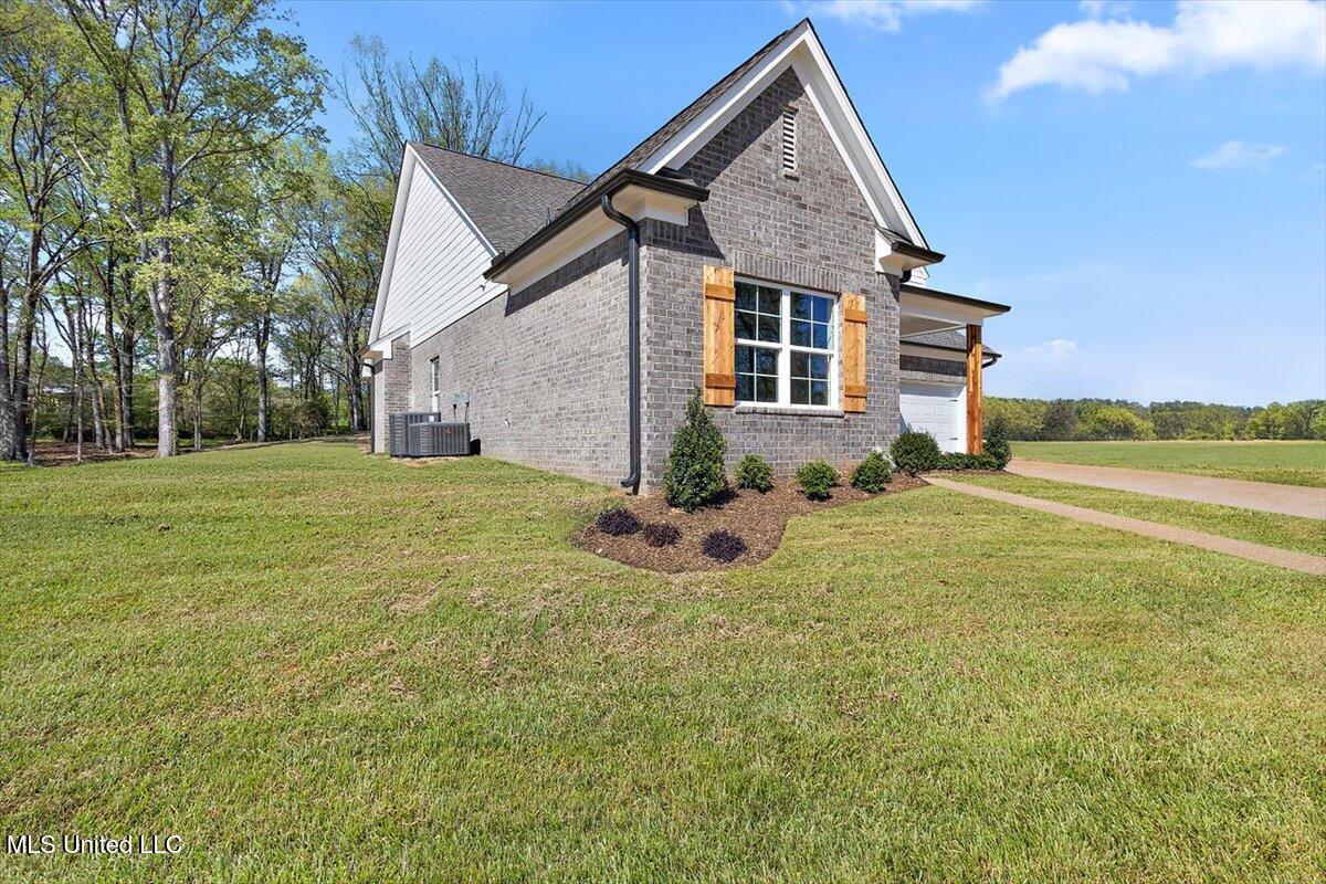 1184 Creekside Lane, Hernando, Mississippi image 4