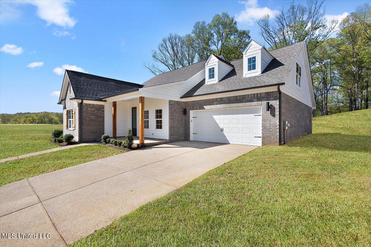 1184 Creekside Lane, Hernando, Mississippi image 1
