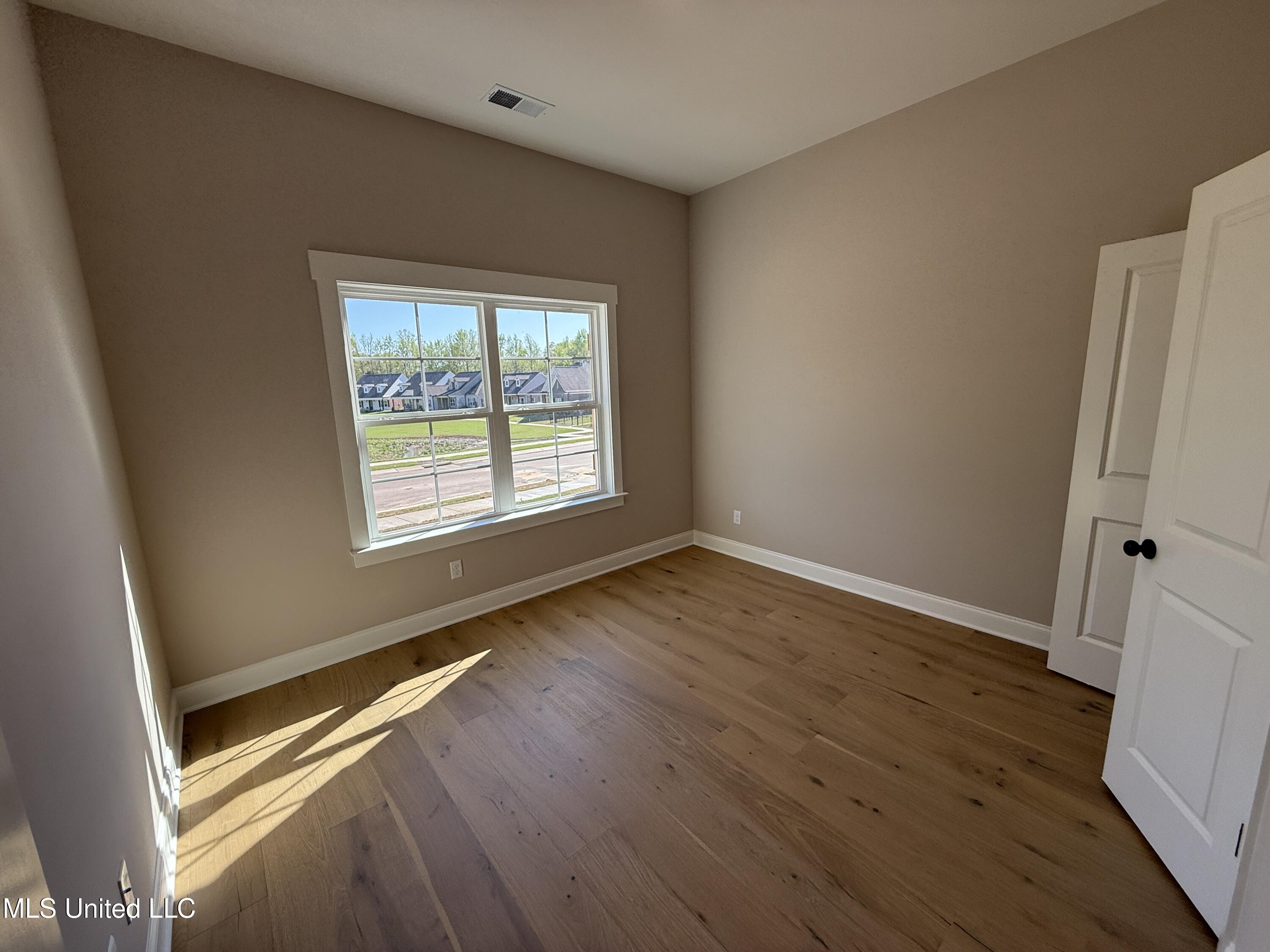 1184 Creekside Lane, Hernando, Mississippi image 27