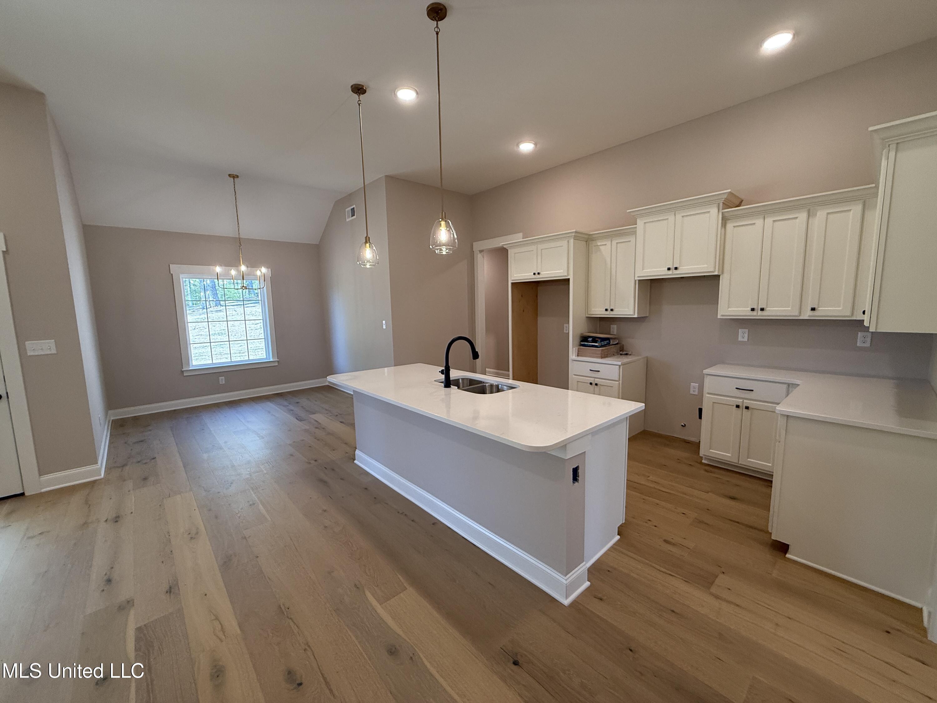 1184 Creekside Lane, Hernando, Mississippi image 11