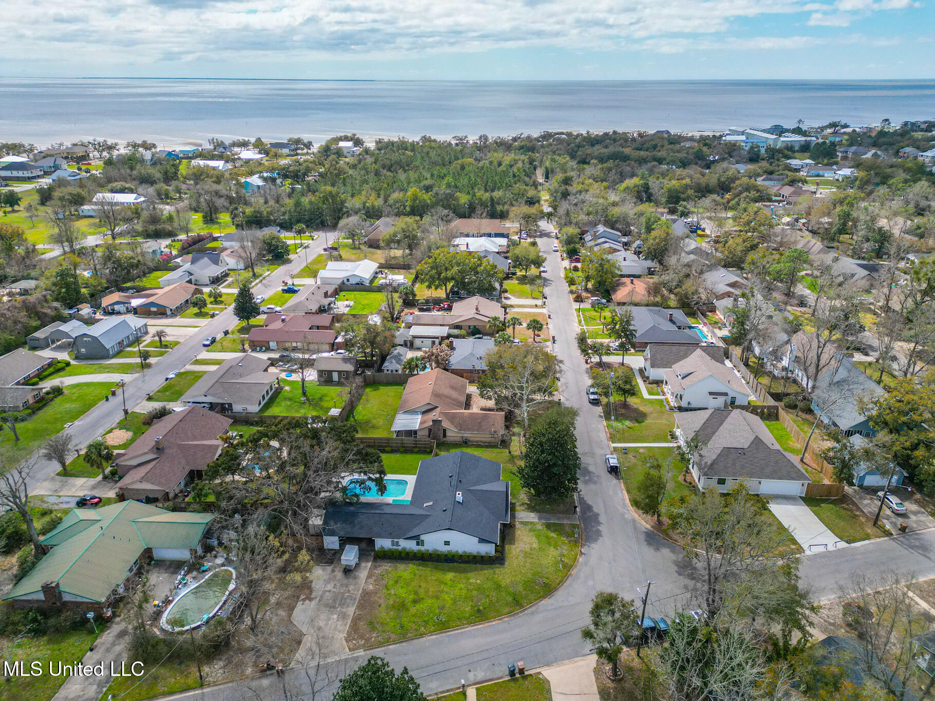 114 Driftwood Drive, Long Beach, Mississippi image 2