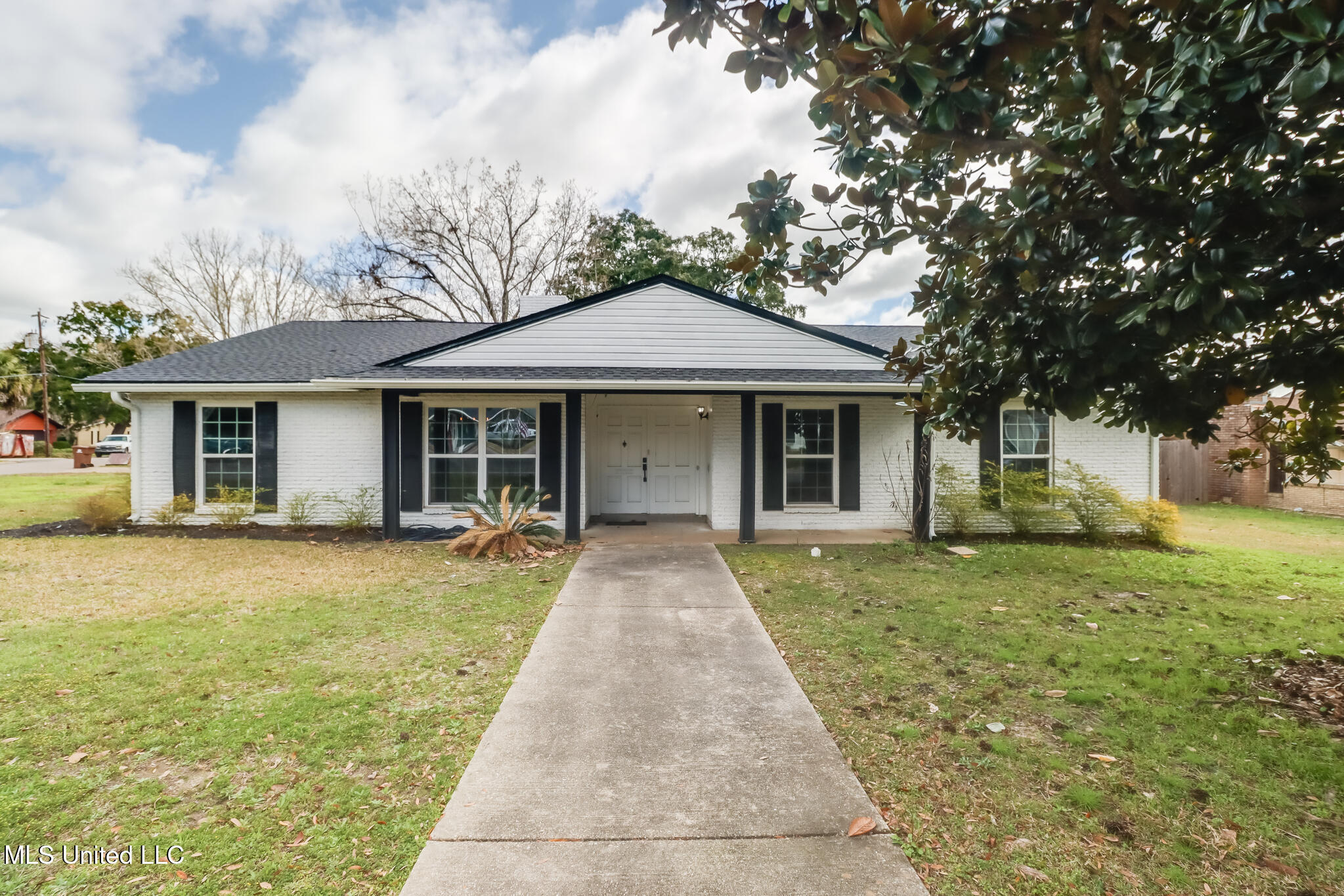 114 Driftwood Drive, Long Beach, Mississippi image 1