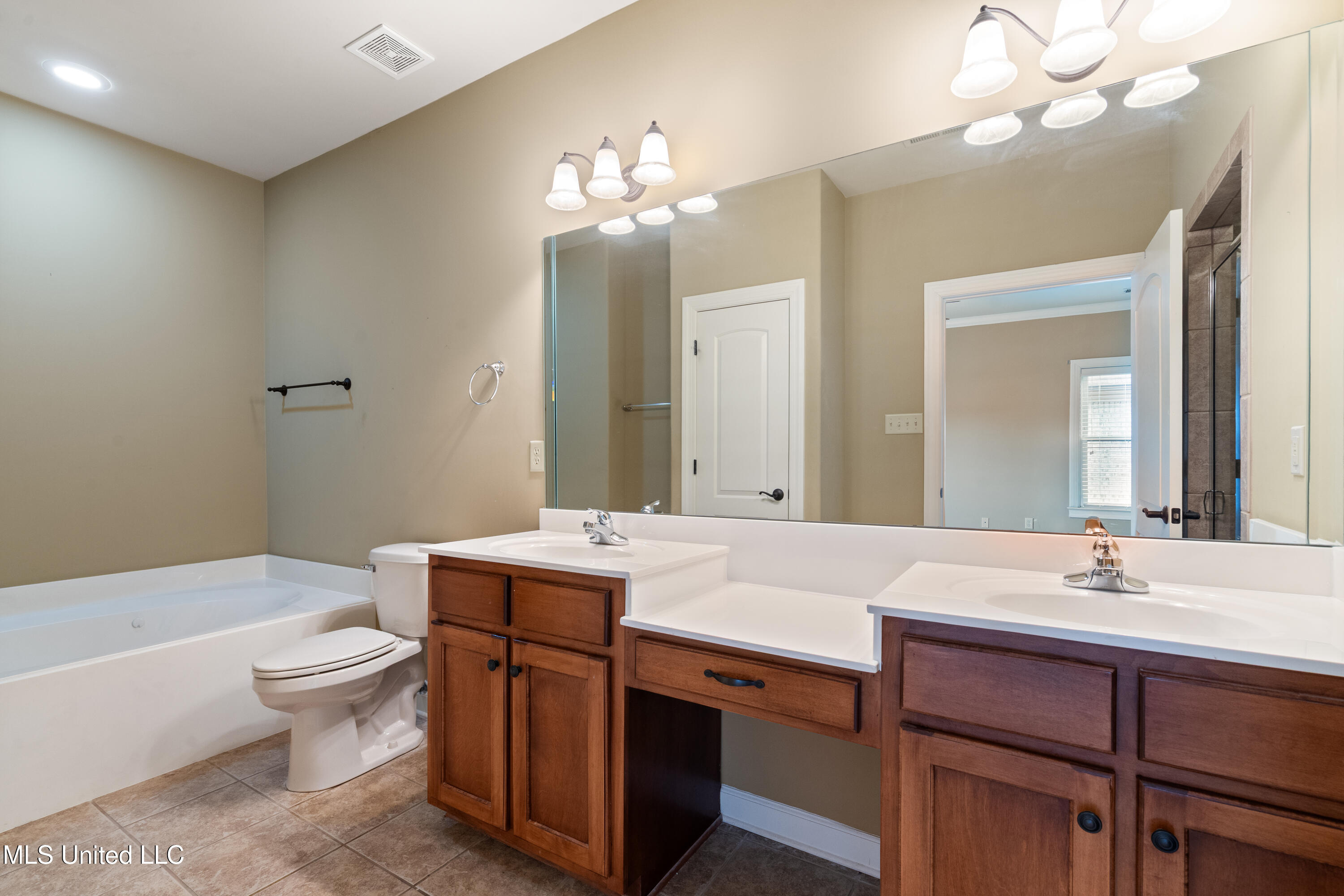 5842 Savannah Parkway, Southaven, Mississippi image 9