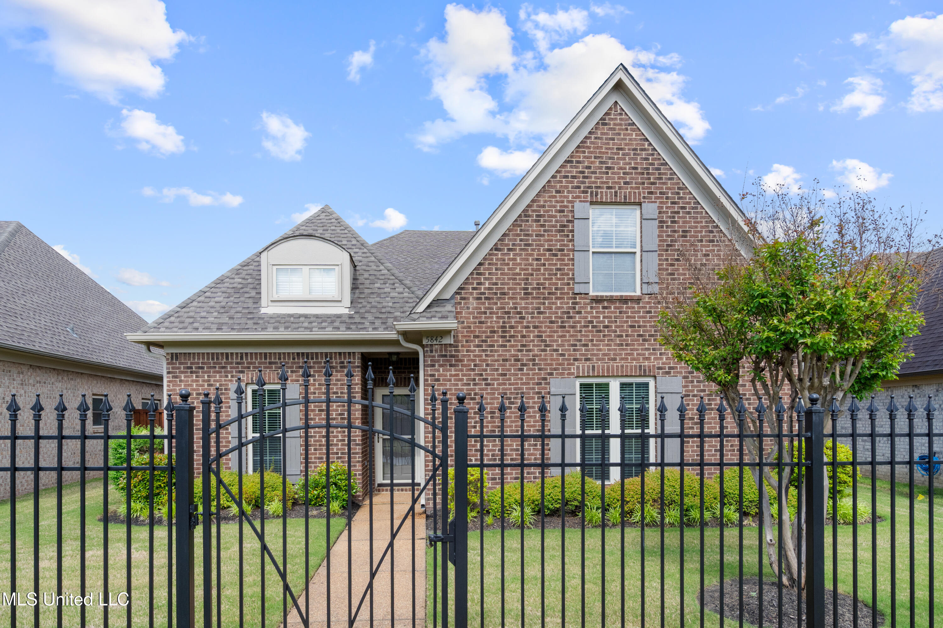 5842 Savannah Parkway, Southaven, Mississippi image 1